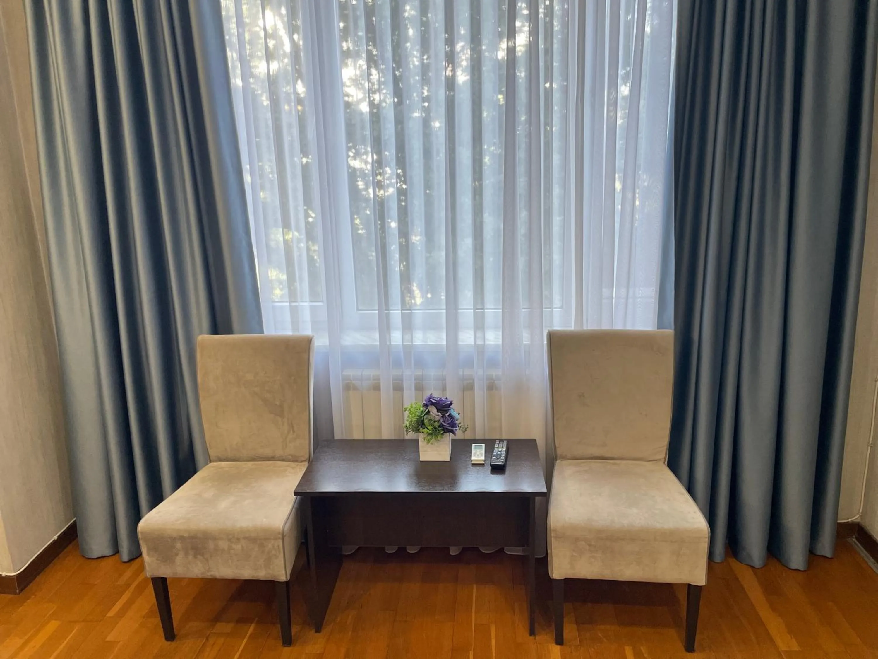 Decorative detail in Apartment 5