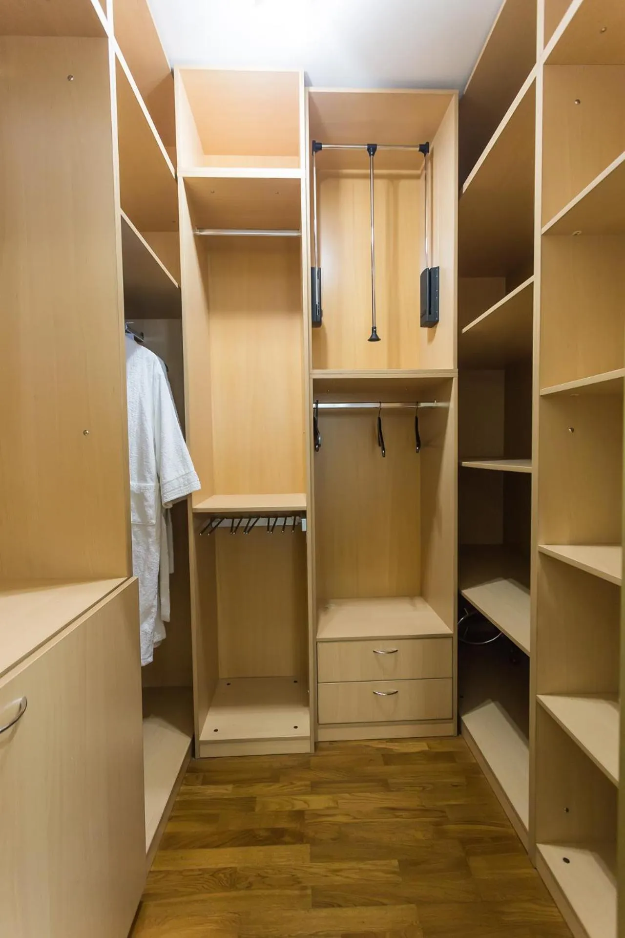 wardrobe in Apartment 5