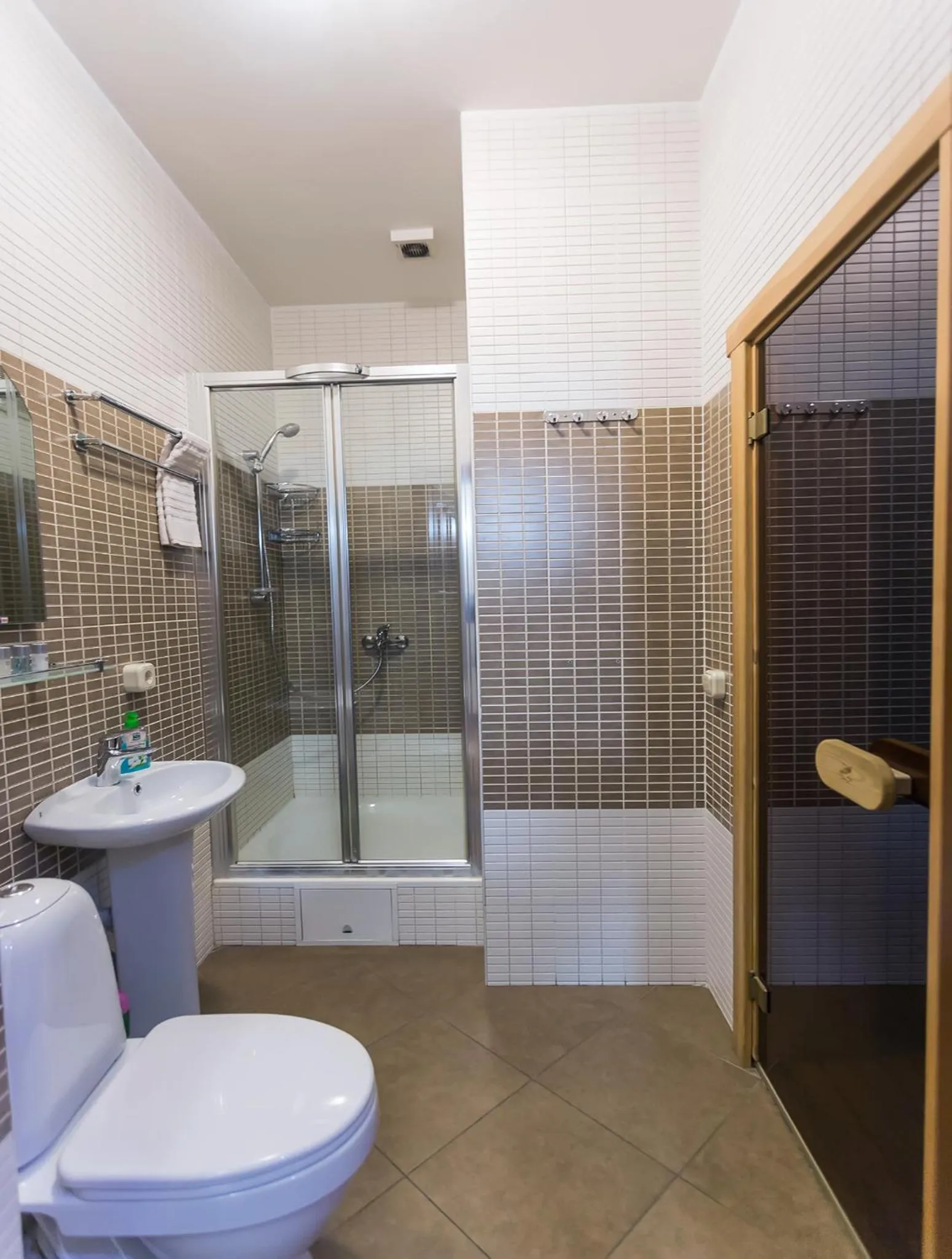 Shower in Apartment 5