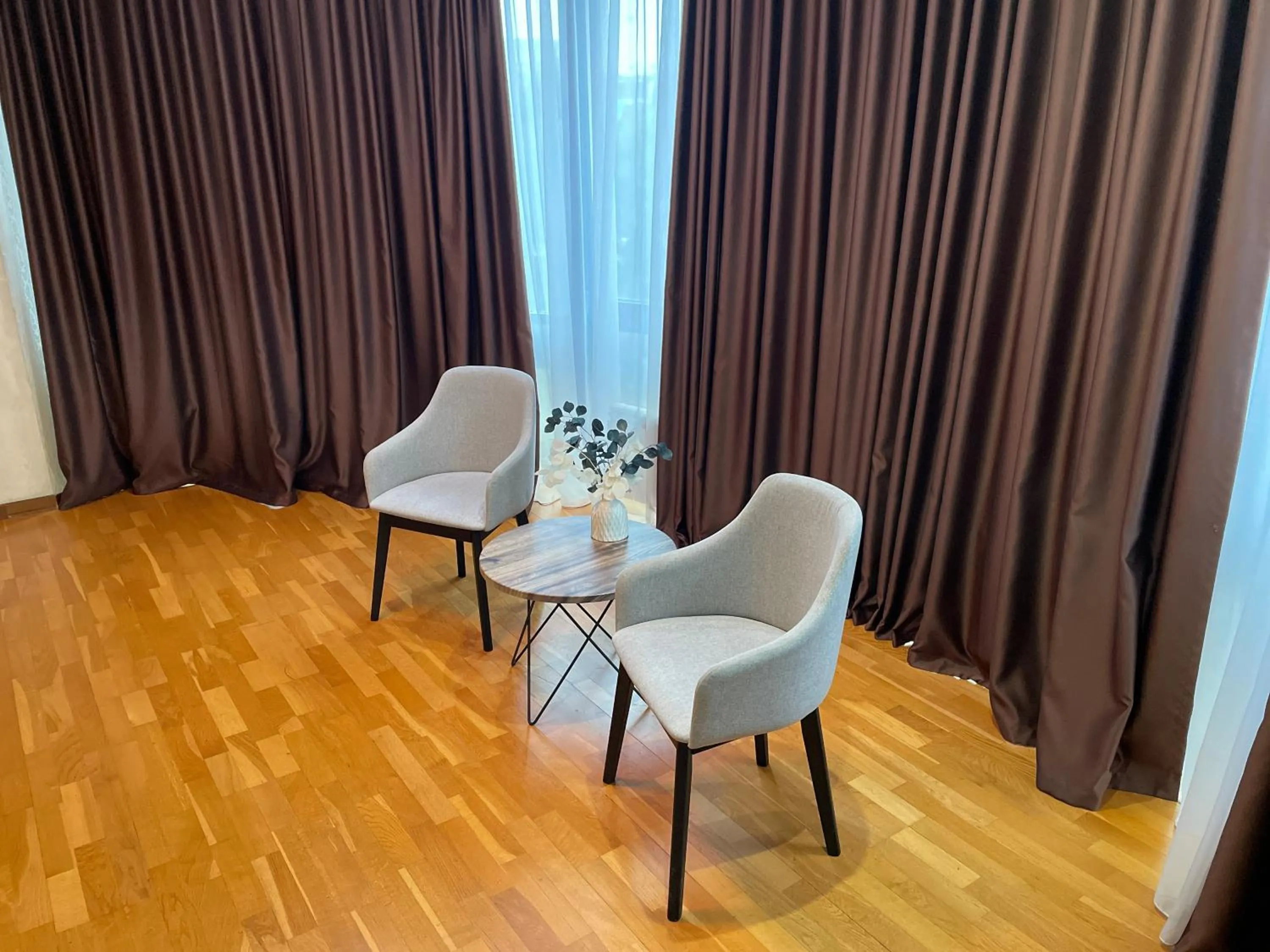 Decorative detail in Apartment 5