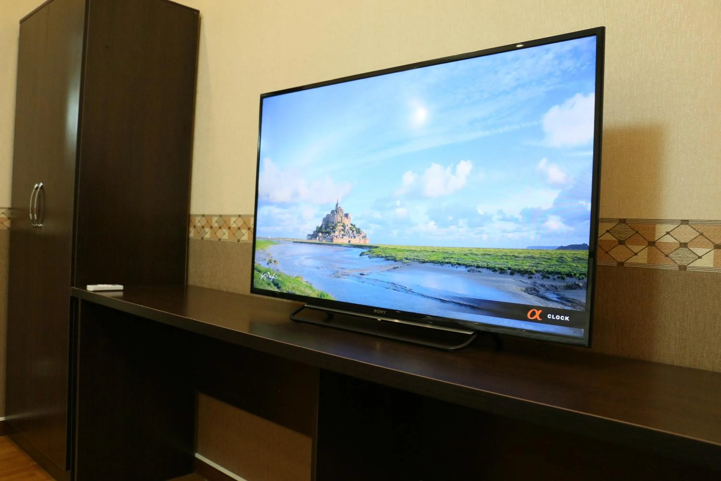 TV and multimedia in Apartment 5