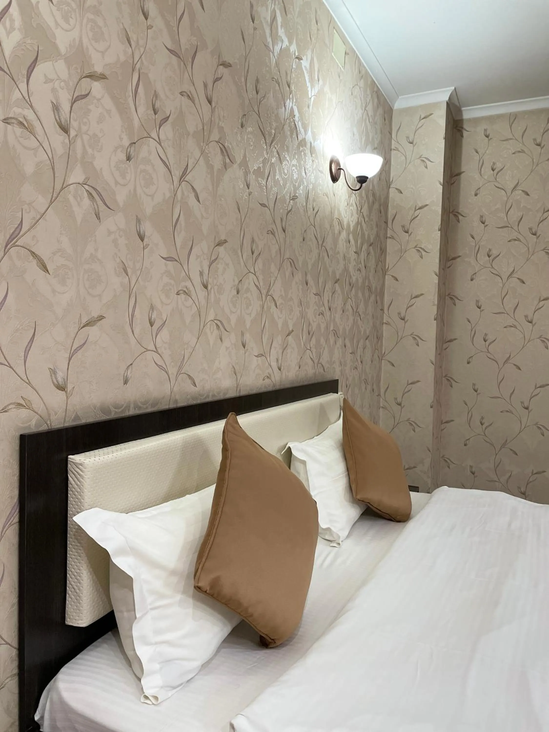 Decorative detail, Bed in Apartment 5