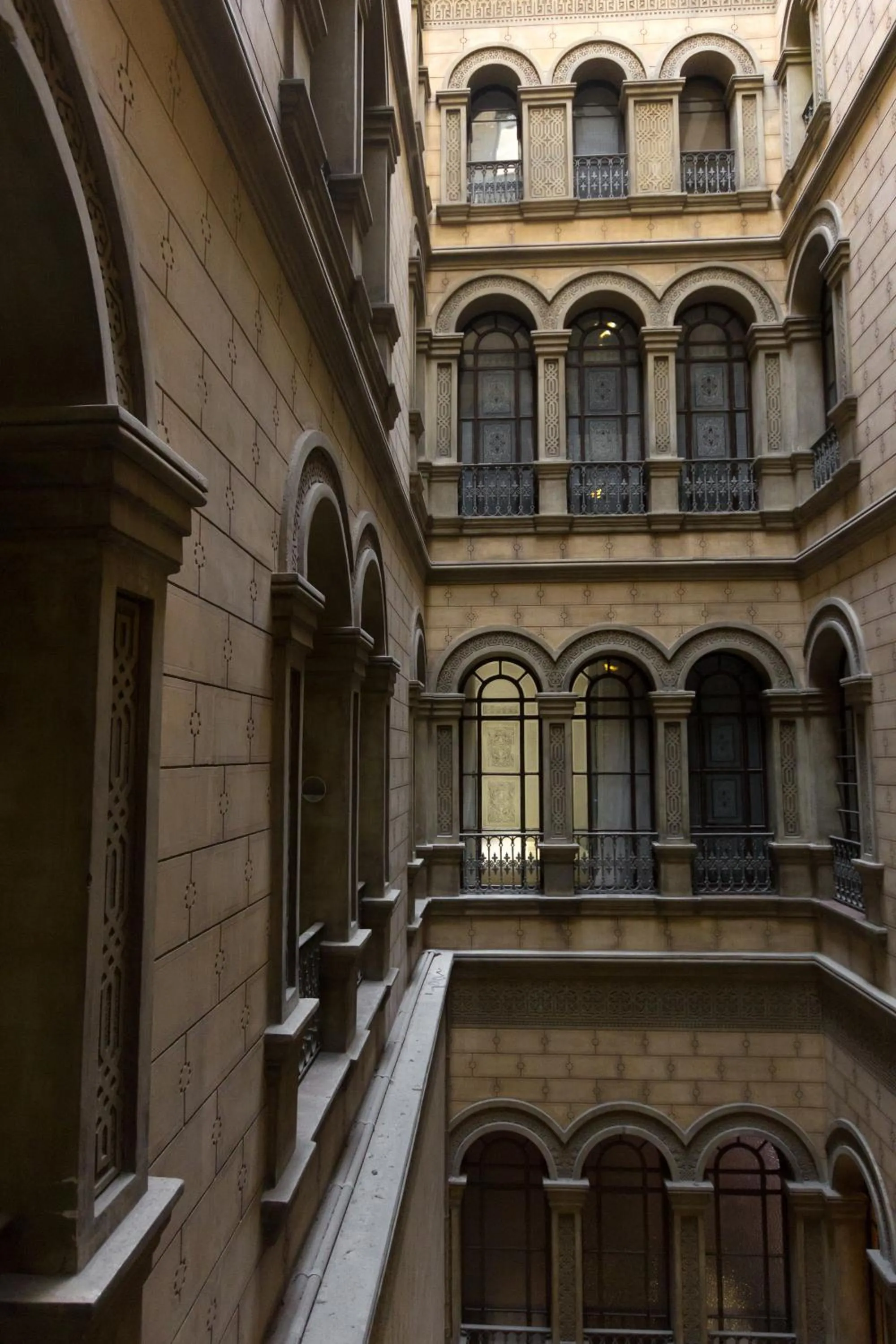 Facade/entrance in Hostalin Barcelona Passeig de Gracia