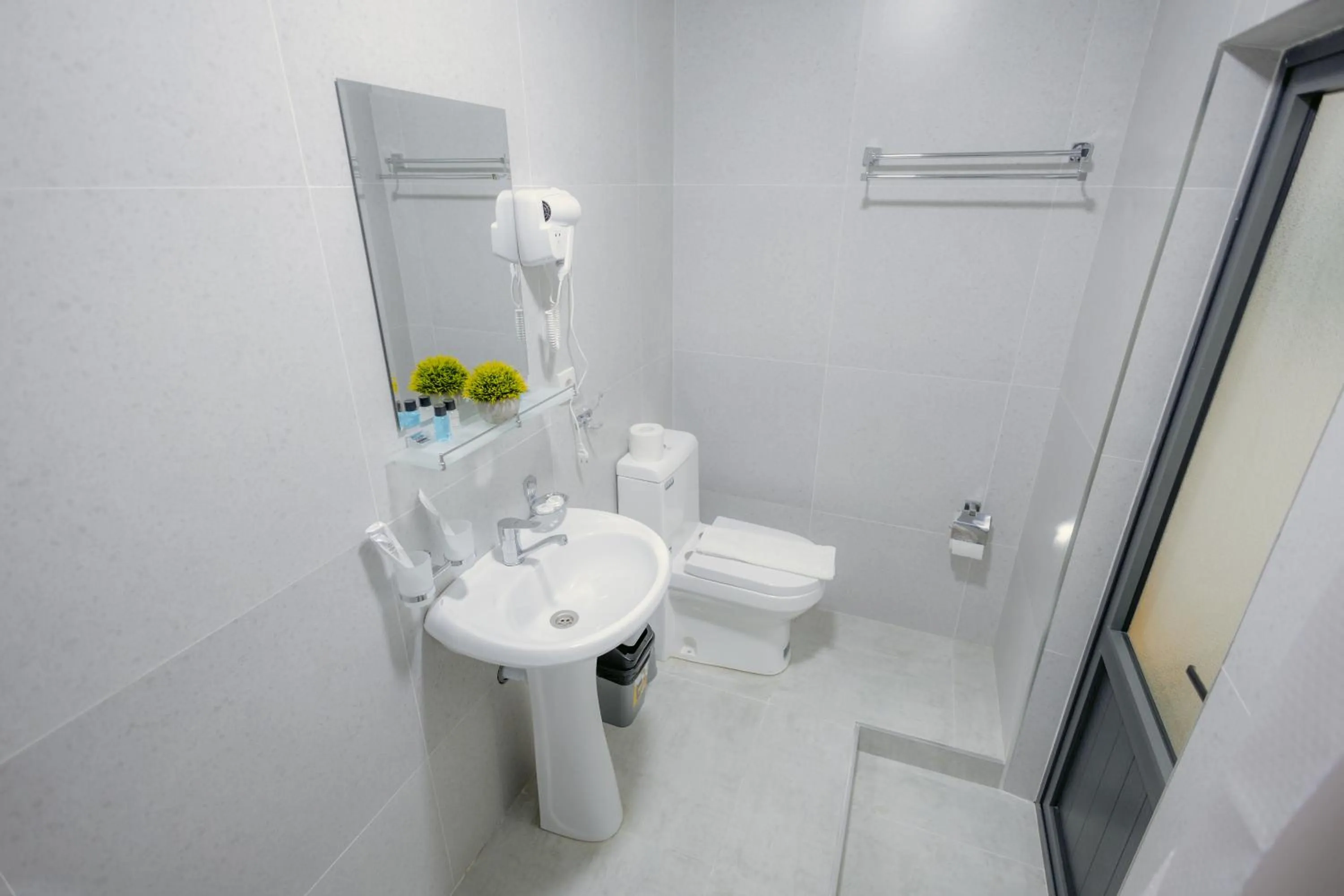 Shower in SADI Hotel