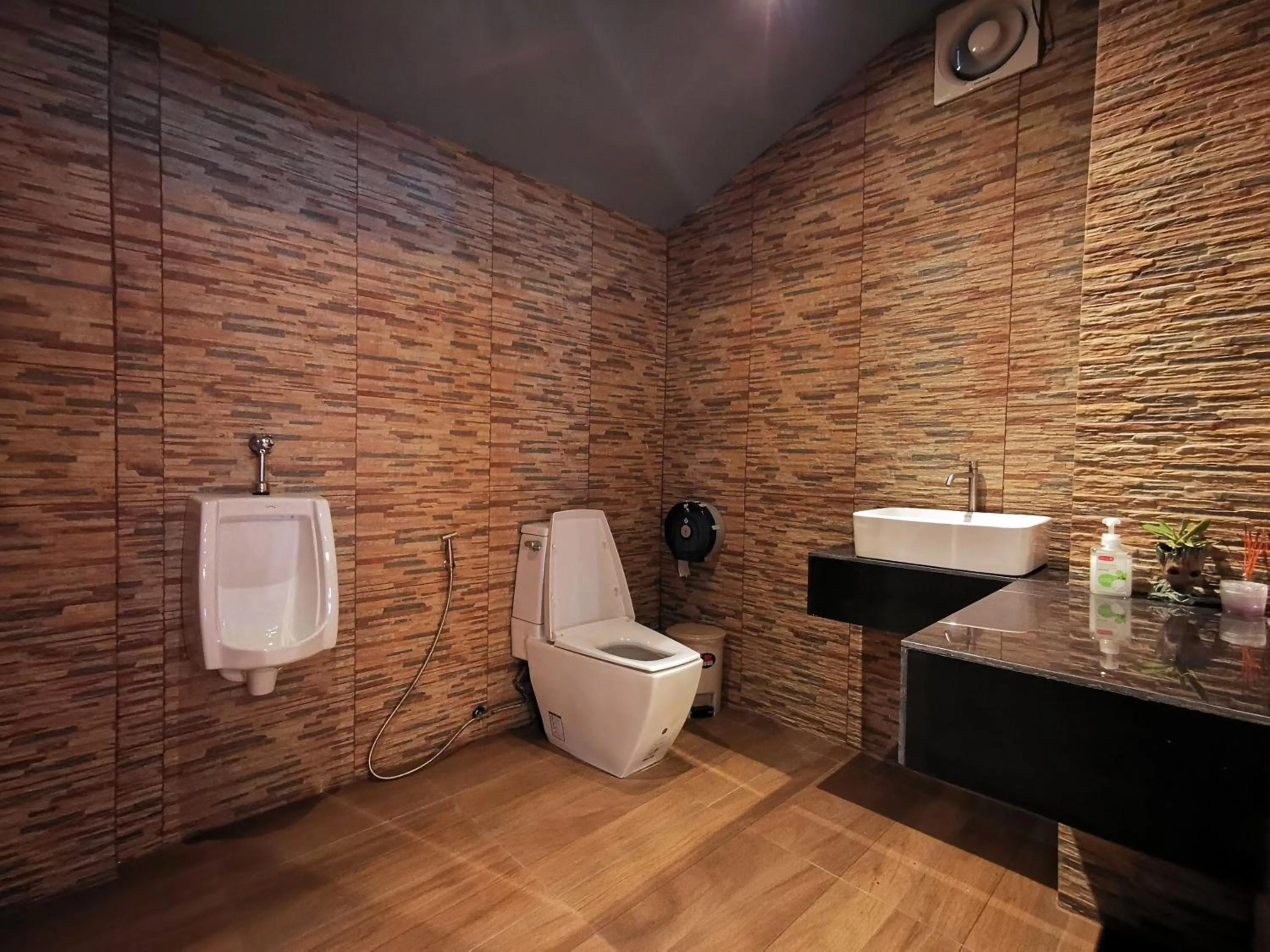 Bathroom in Hi Samui Hostel