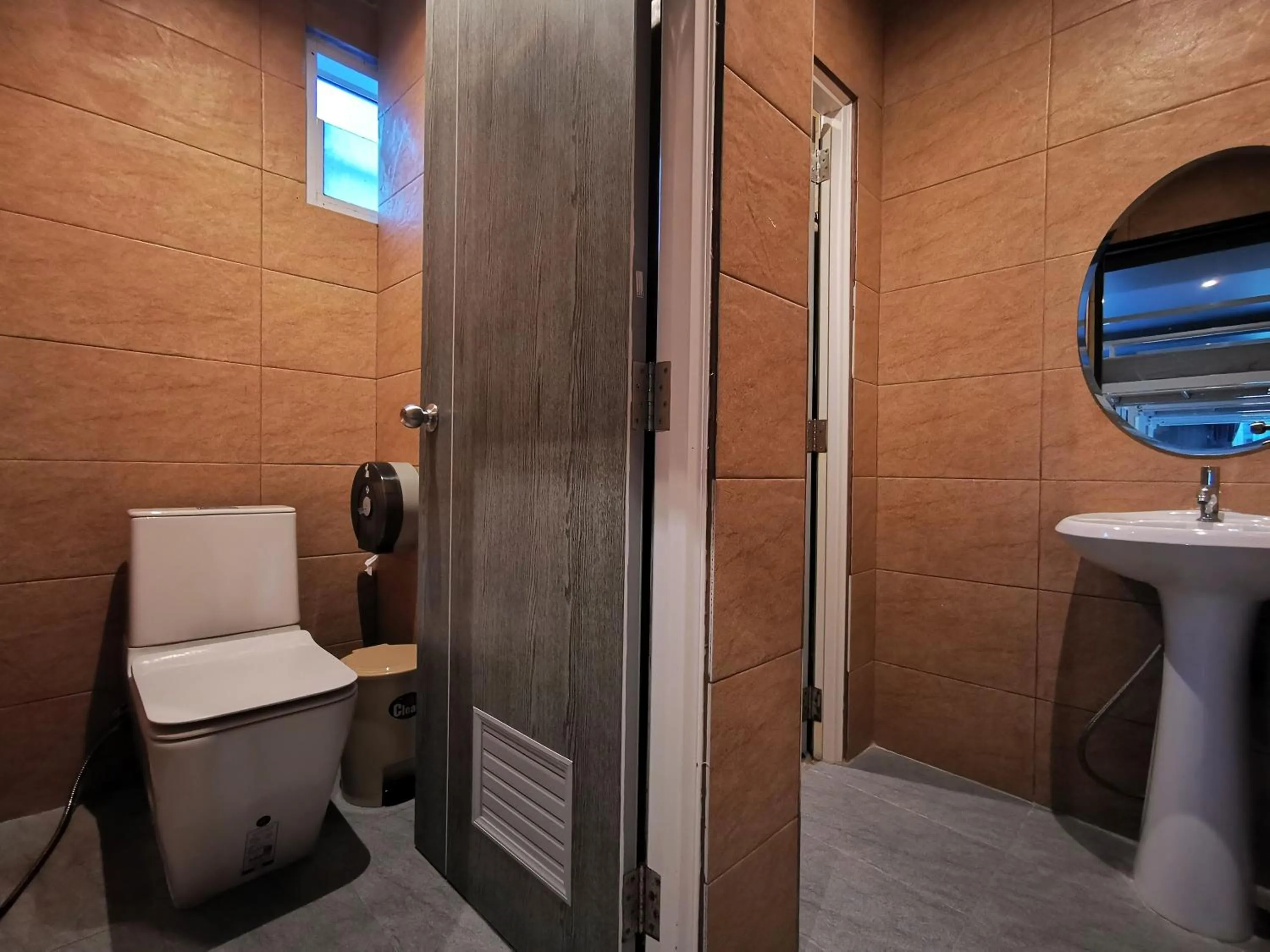 Shower in Hi Samui Hostel