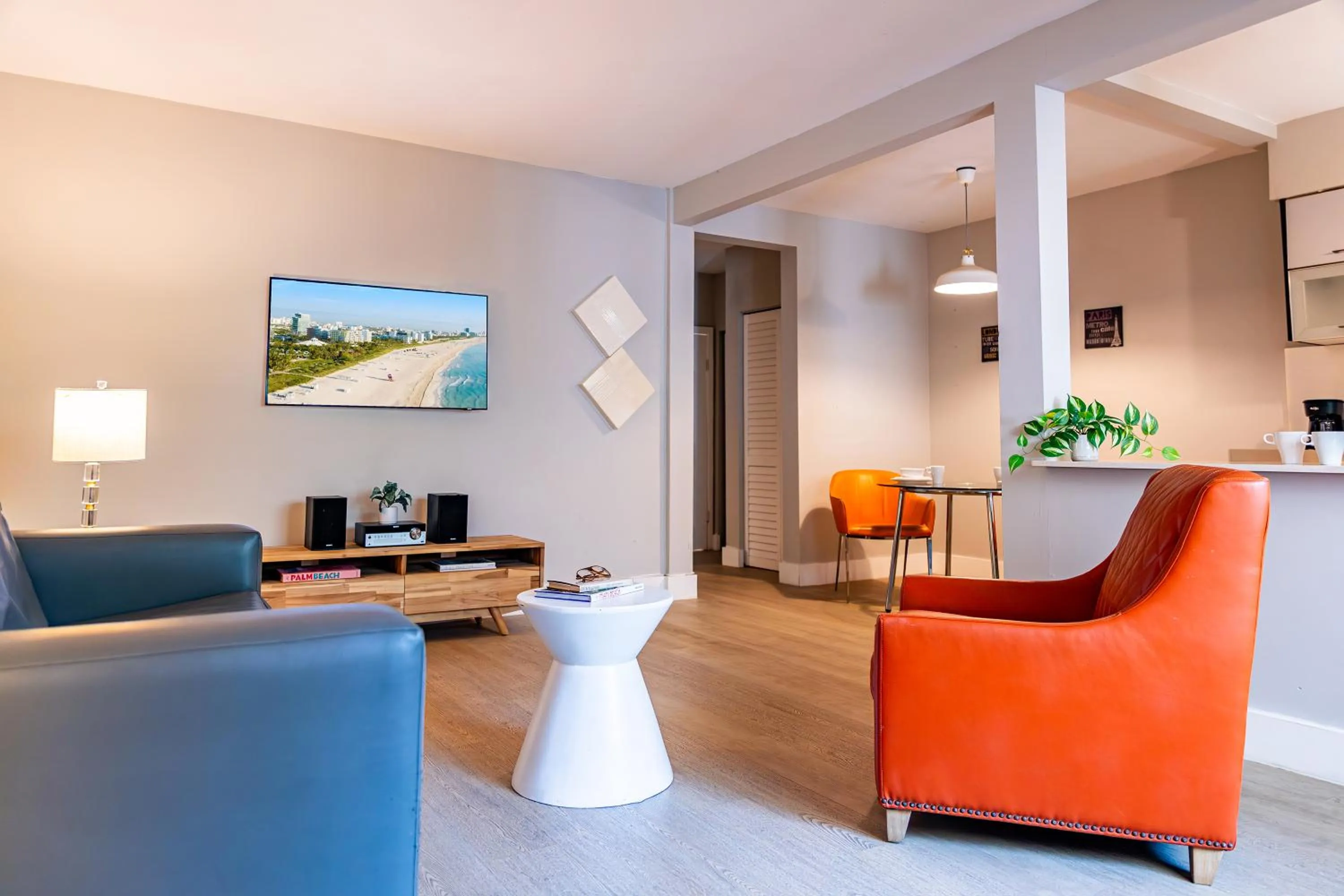 Living room in Beachside All Suites Hotel