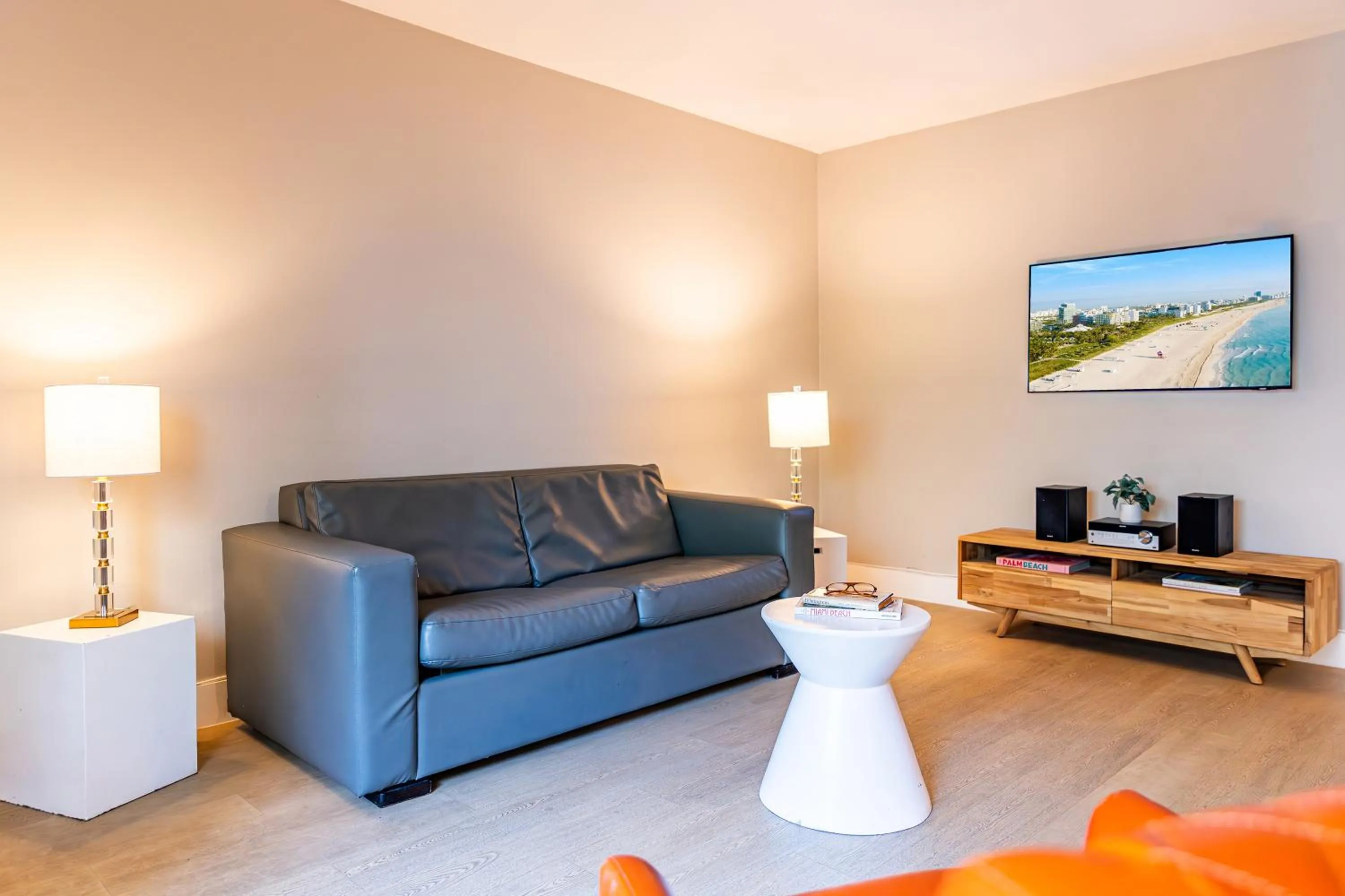 Living room in Beachside All Suites Hotel