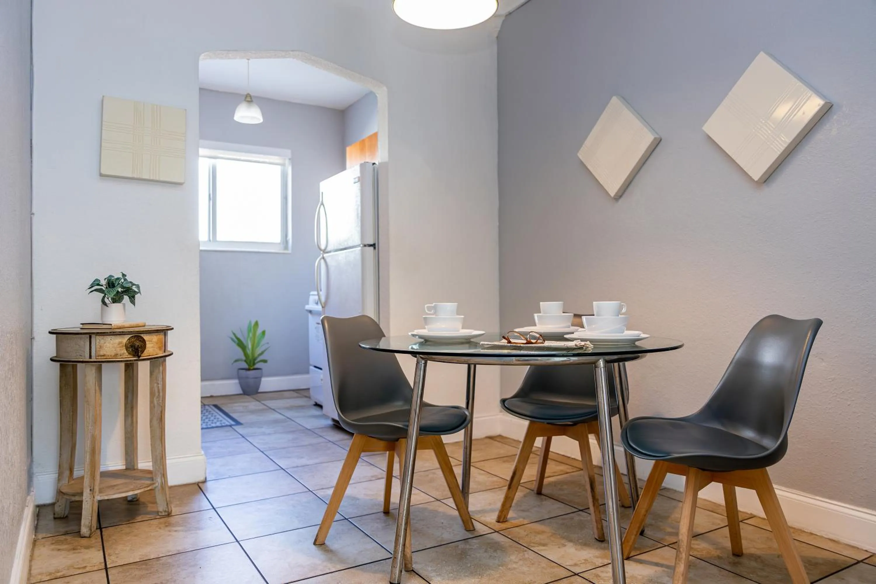 Dining area in Beachside All Suites Hotel