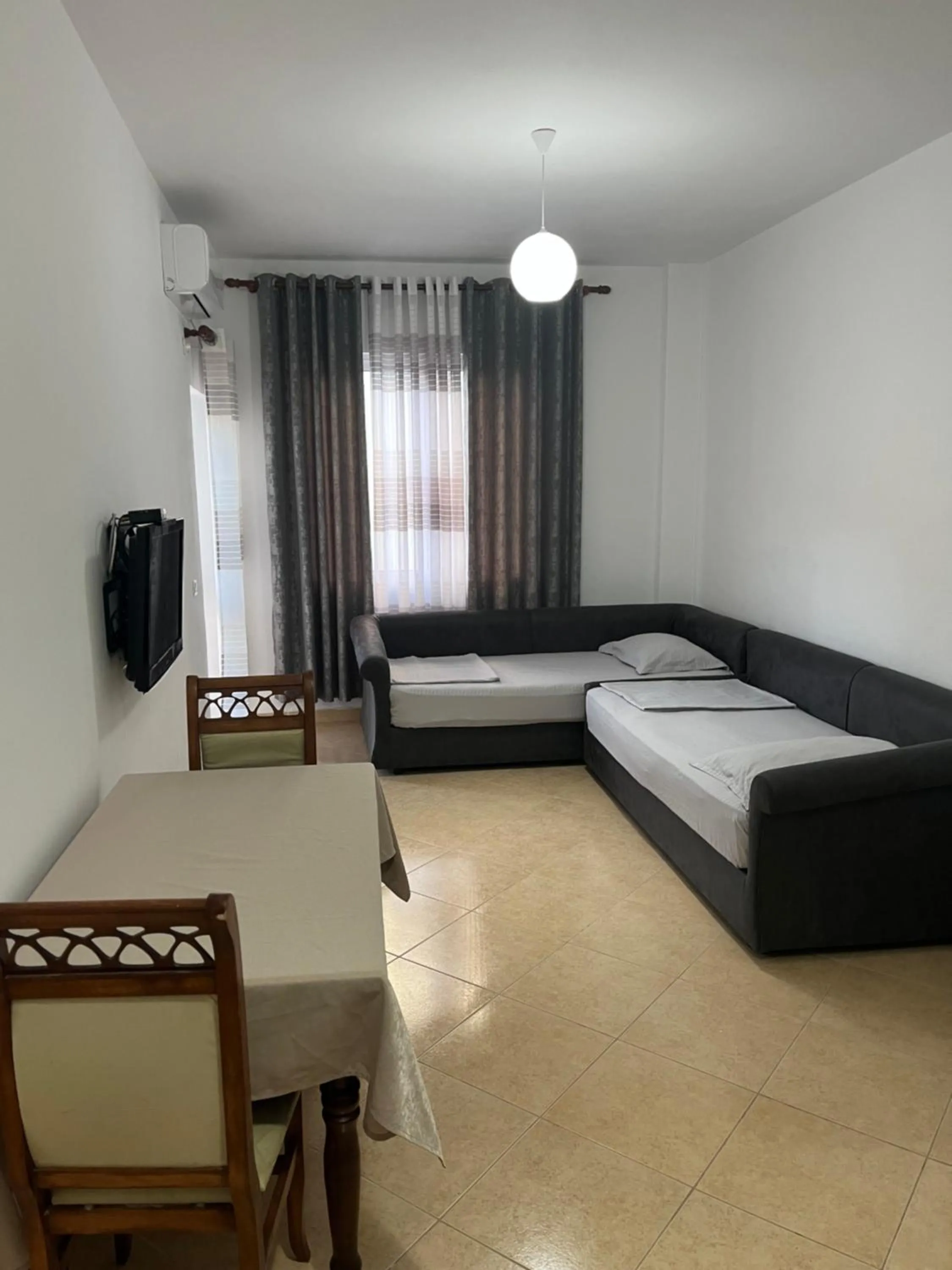 Bed in Besi Apartments
