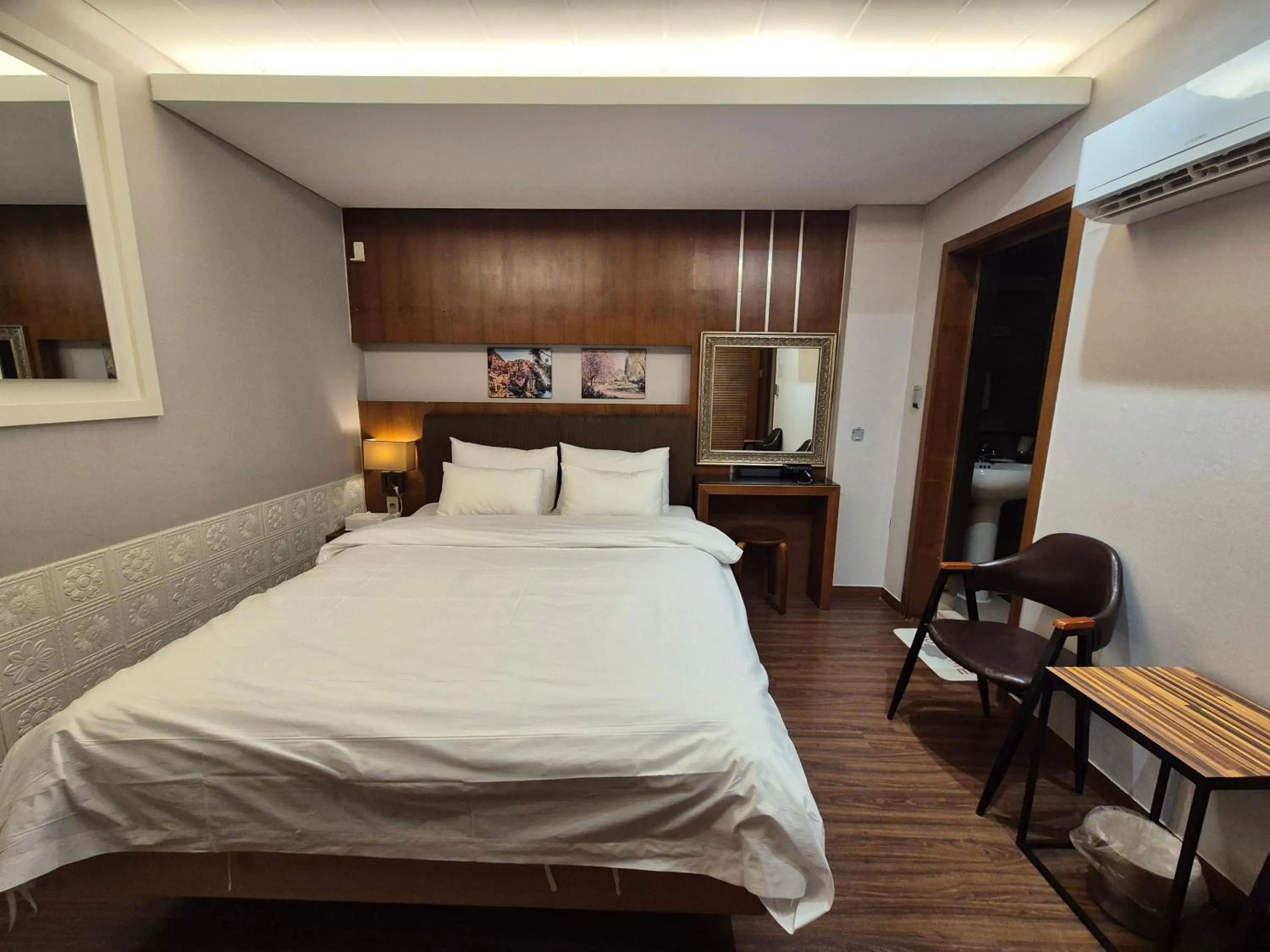 Bed in New Day Hotel Gangnam