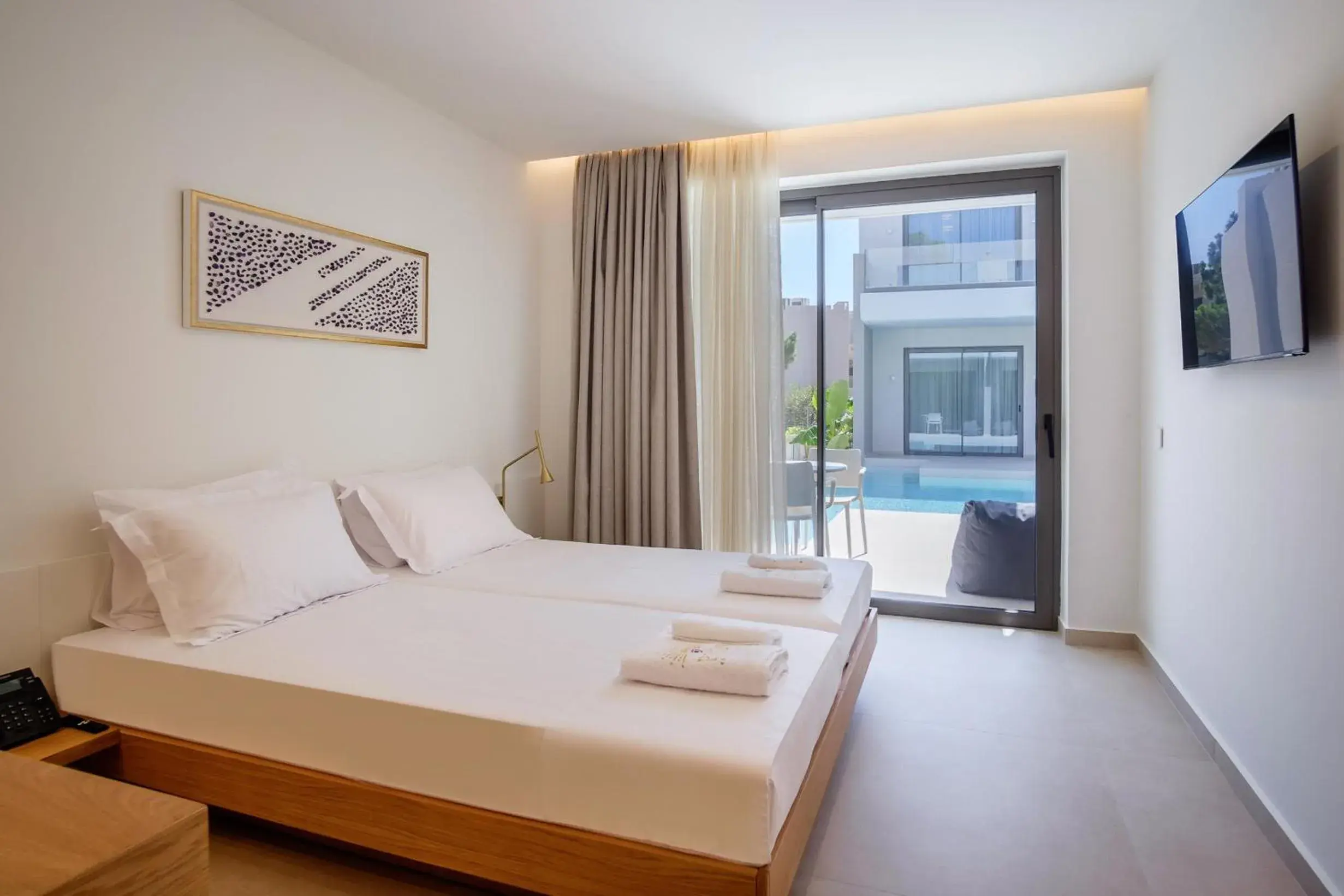 Junior Suite Swim up in Phos Hotel Adults Only Junior Suite Swim up in Phos Hotel Adults Only