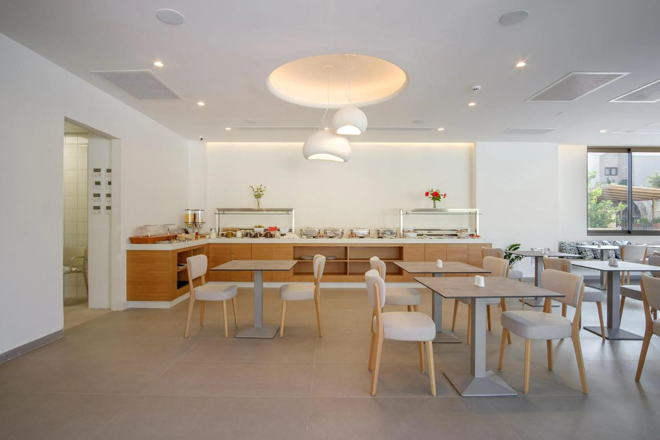 Restaurant/places to eat in Phos Hotel Adults Only