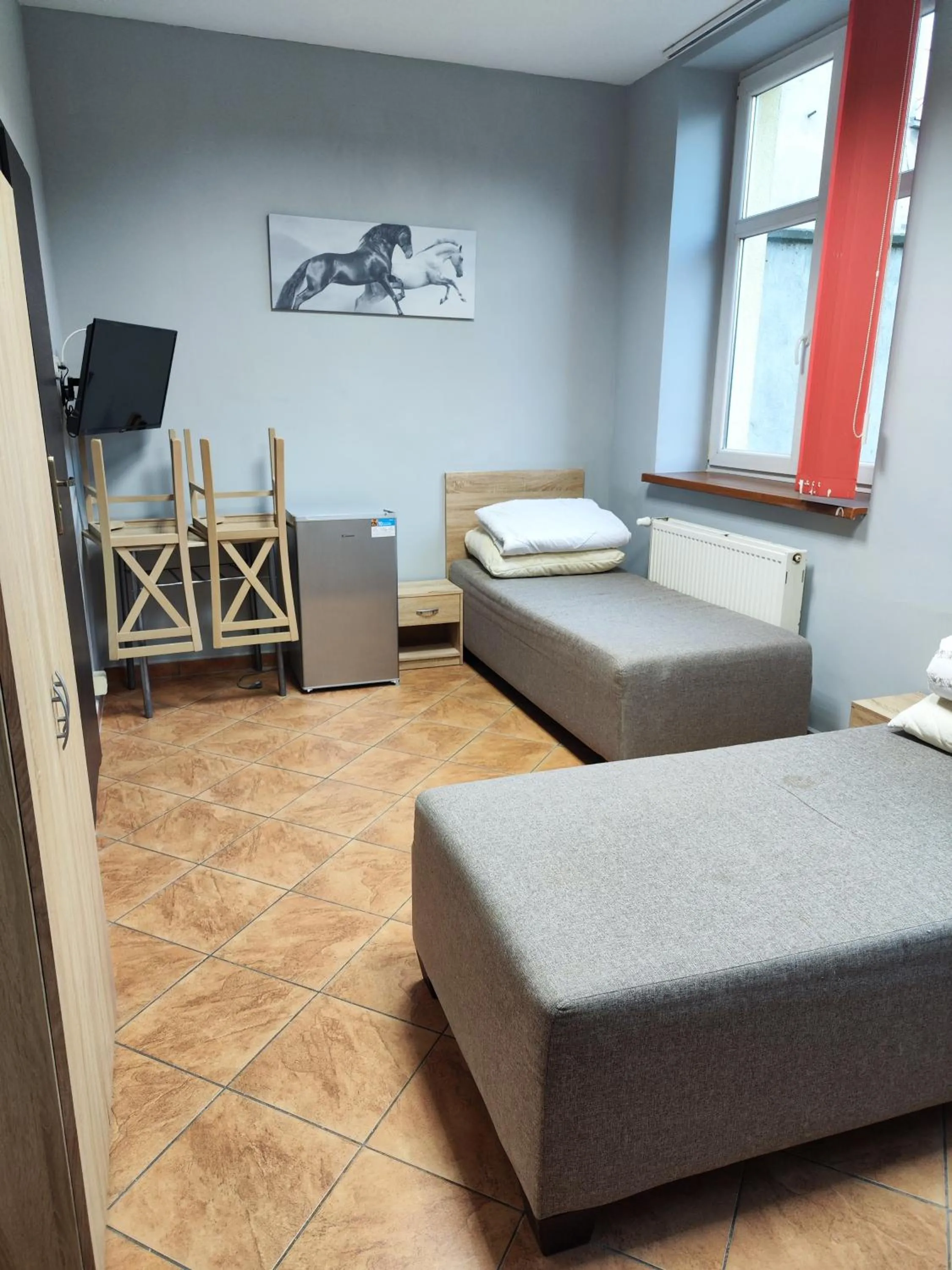 Hostel48