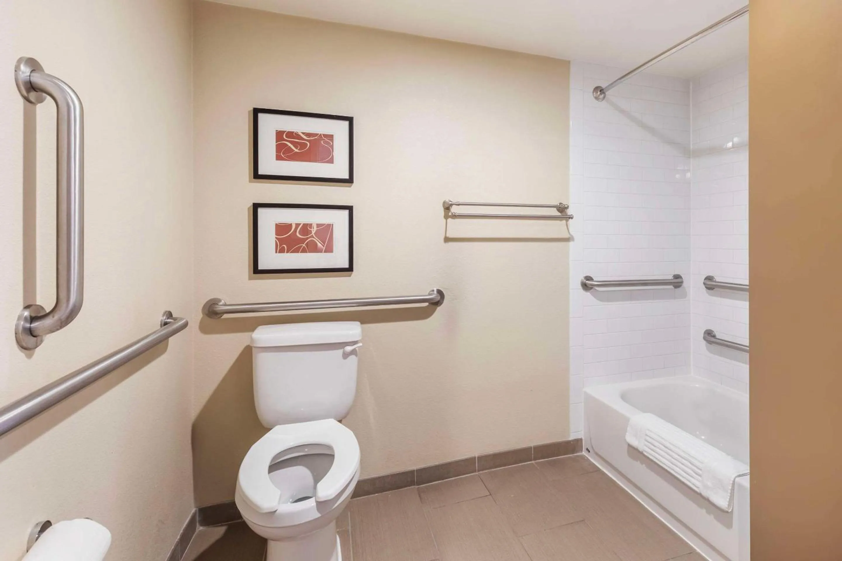Bathroom in Comfort Inn & Suites Aberdeen