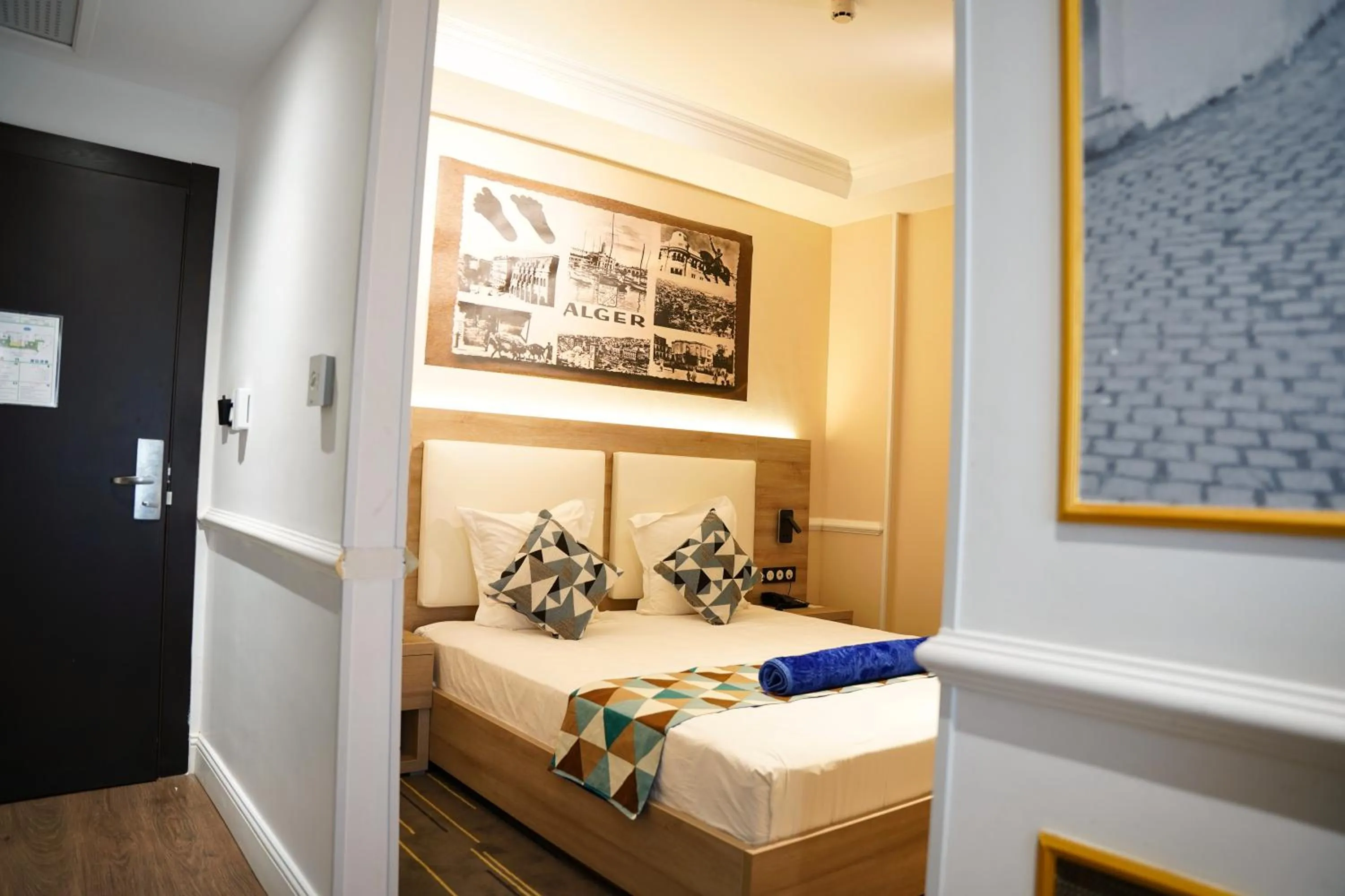 Bed in Atlantis Alger Chevalley