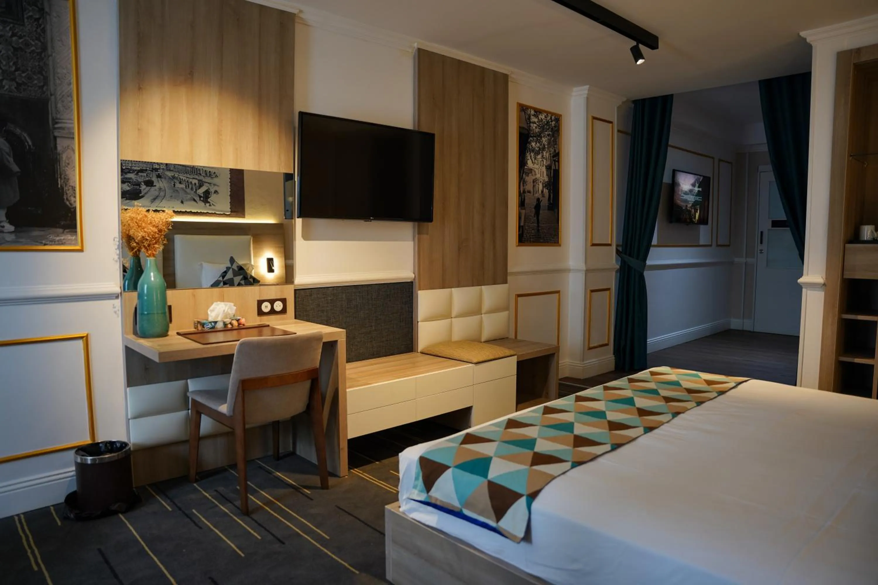 Bed in Atlantis Alger Chevalley