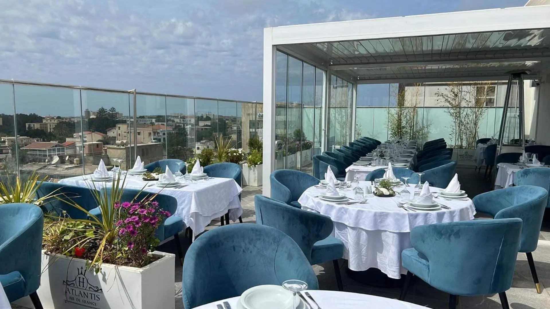 Restaurant/places to eat in Atlantis Alger Chevalley