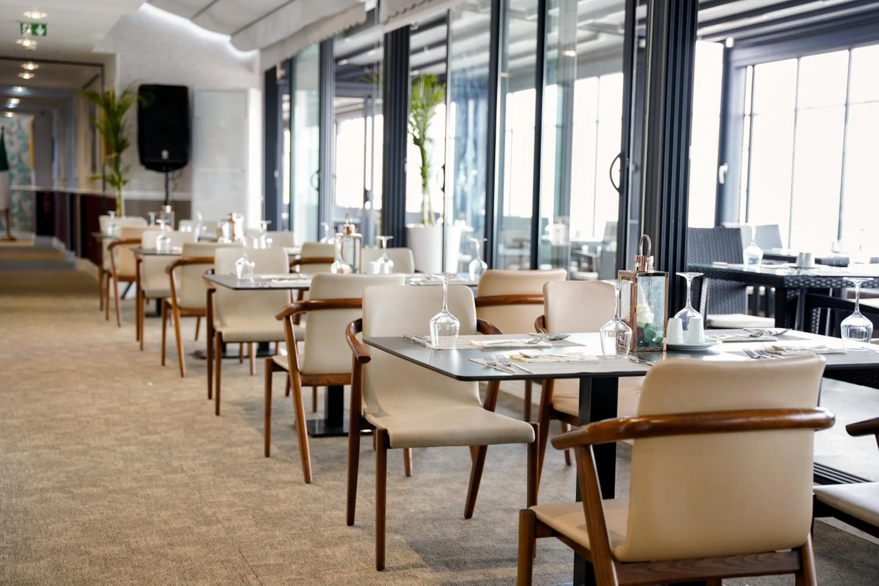 Restaurant/places to eat in Atlantis Alger Chevalley