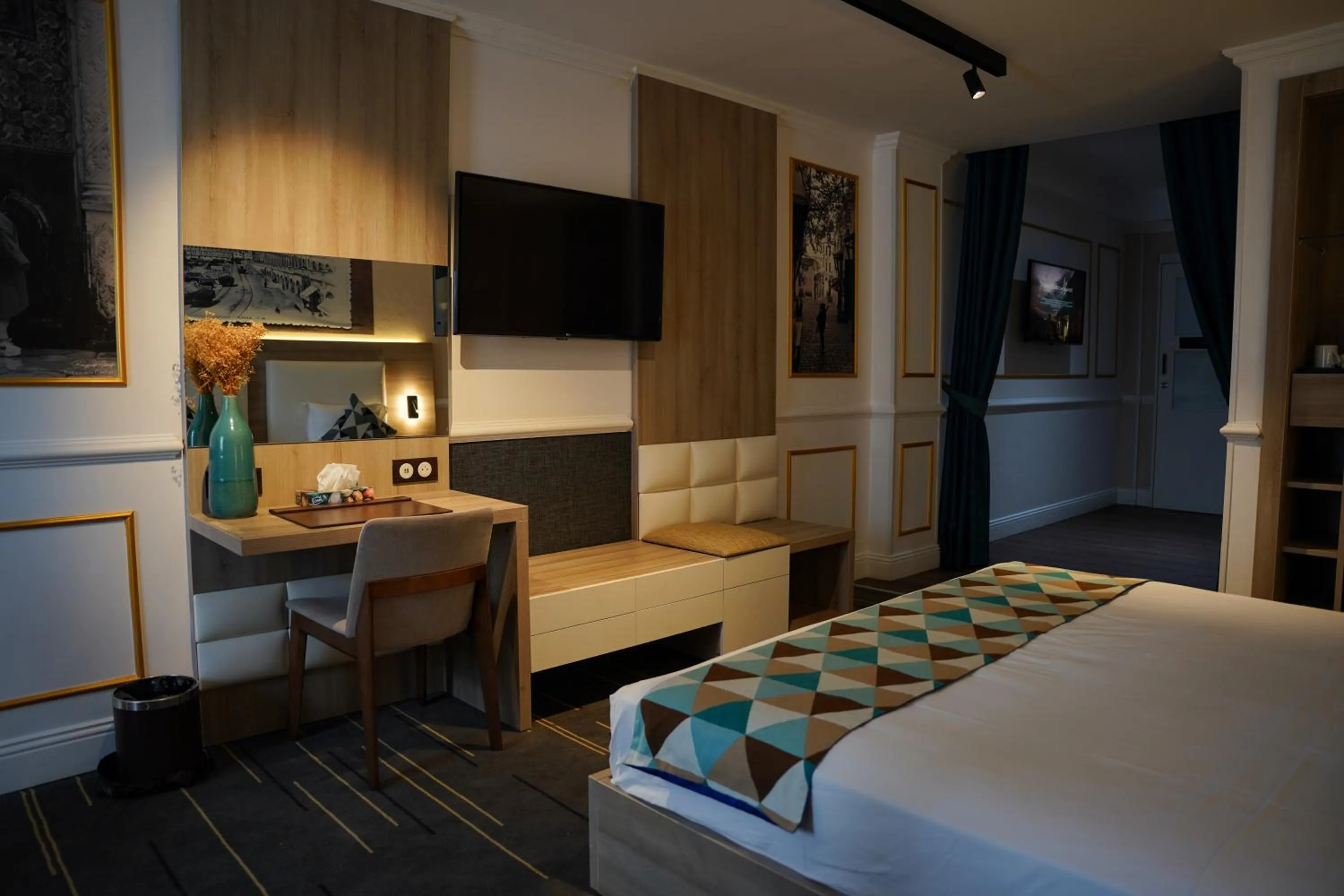 Bed in Atlantis Alger Chevalley