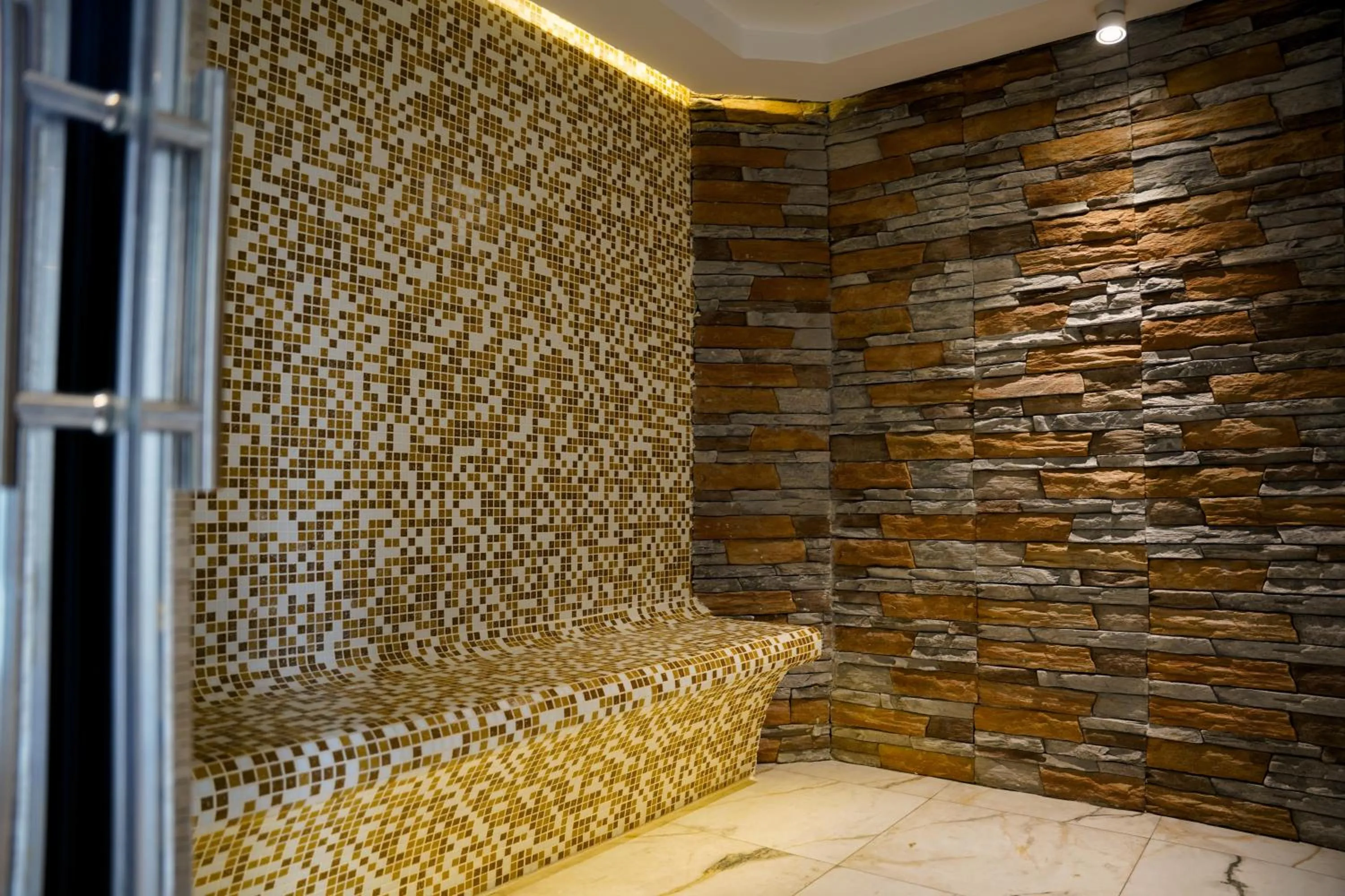 Atlantis Alger Chevalley