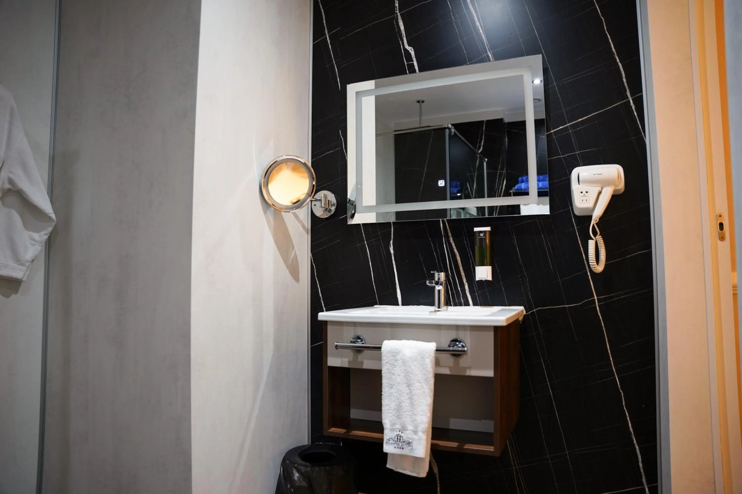 Atlantis Alger Chevalley