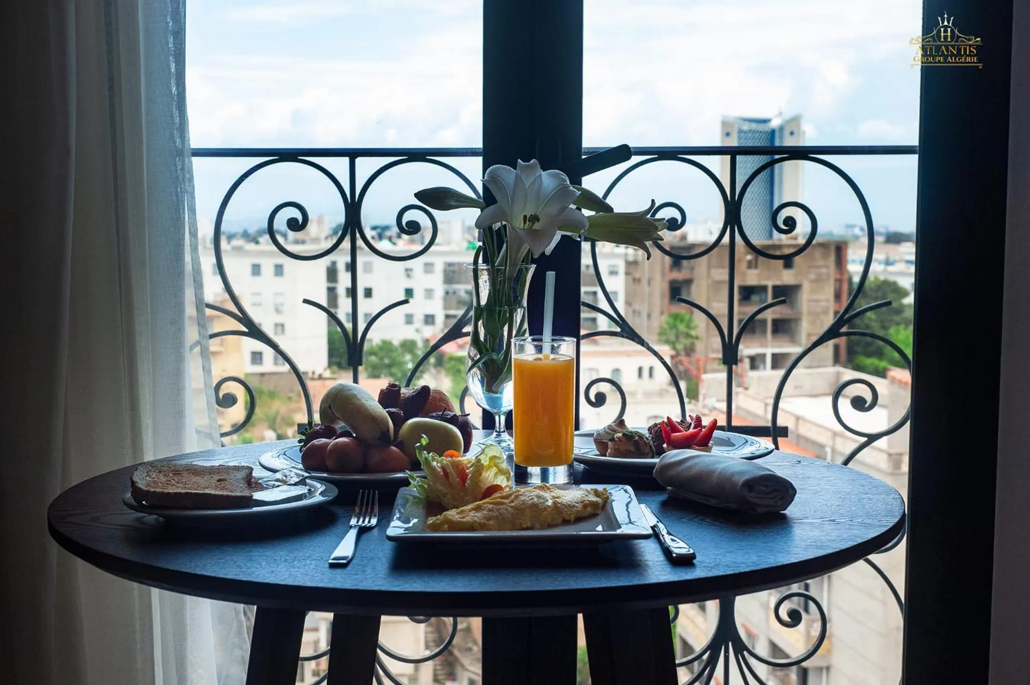 Breakfast in Atlantis Alger Chevalley