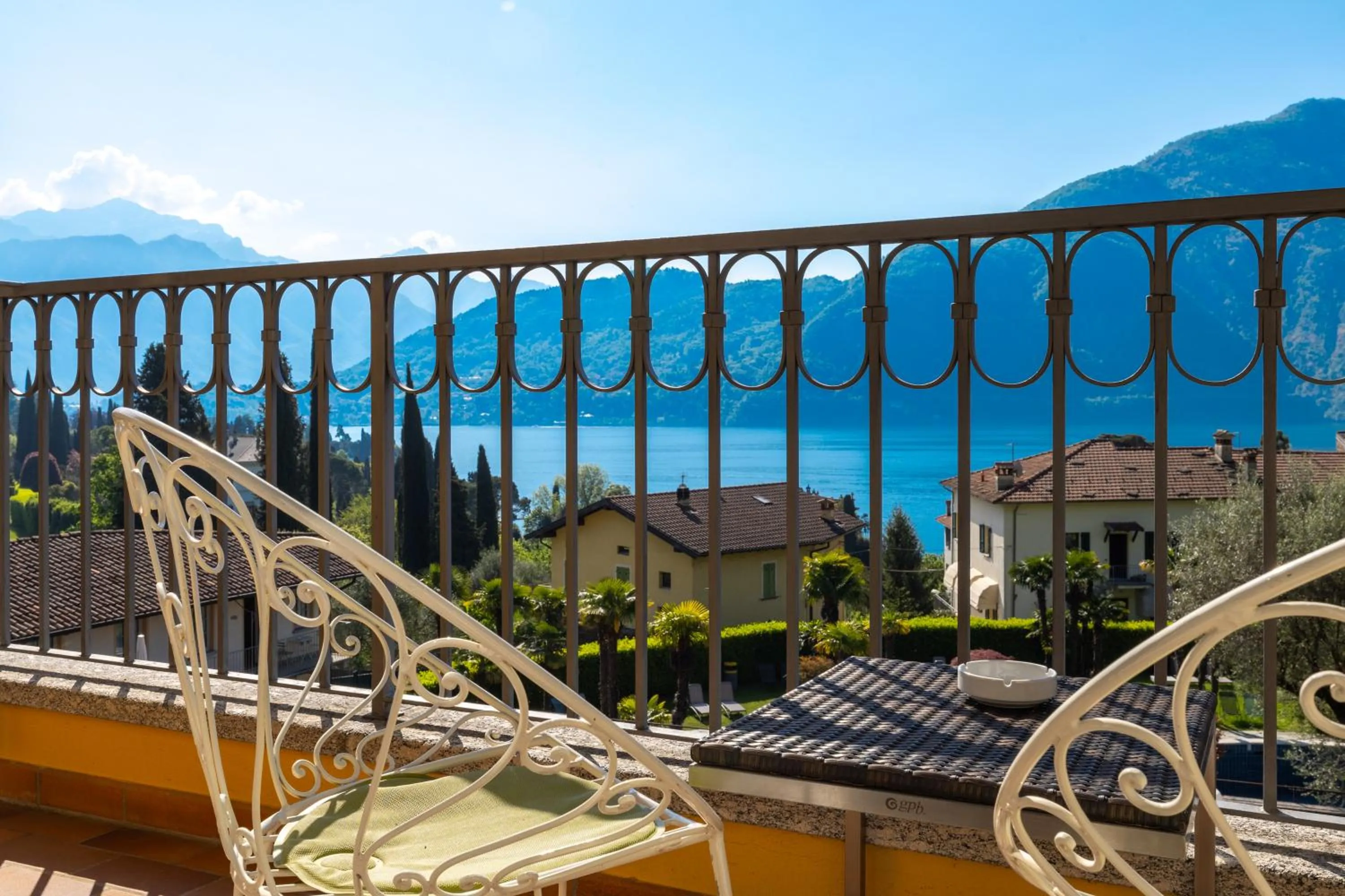 Lake view in Albergo Villa Edy