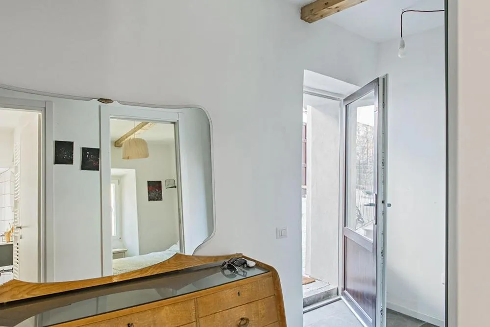 Stresa Complex LevOasi