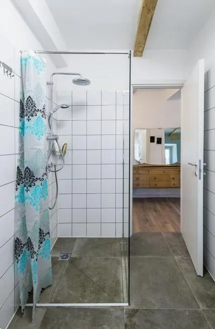 Stresa Complex LevOasi