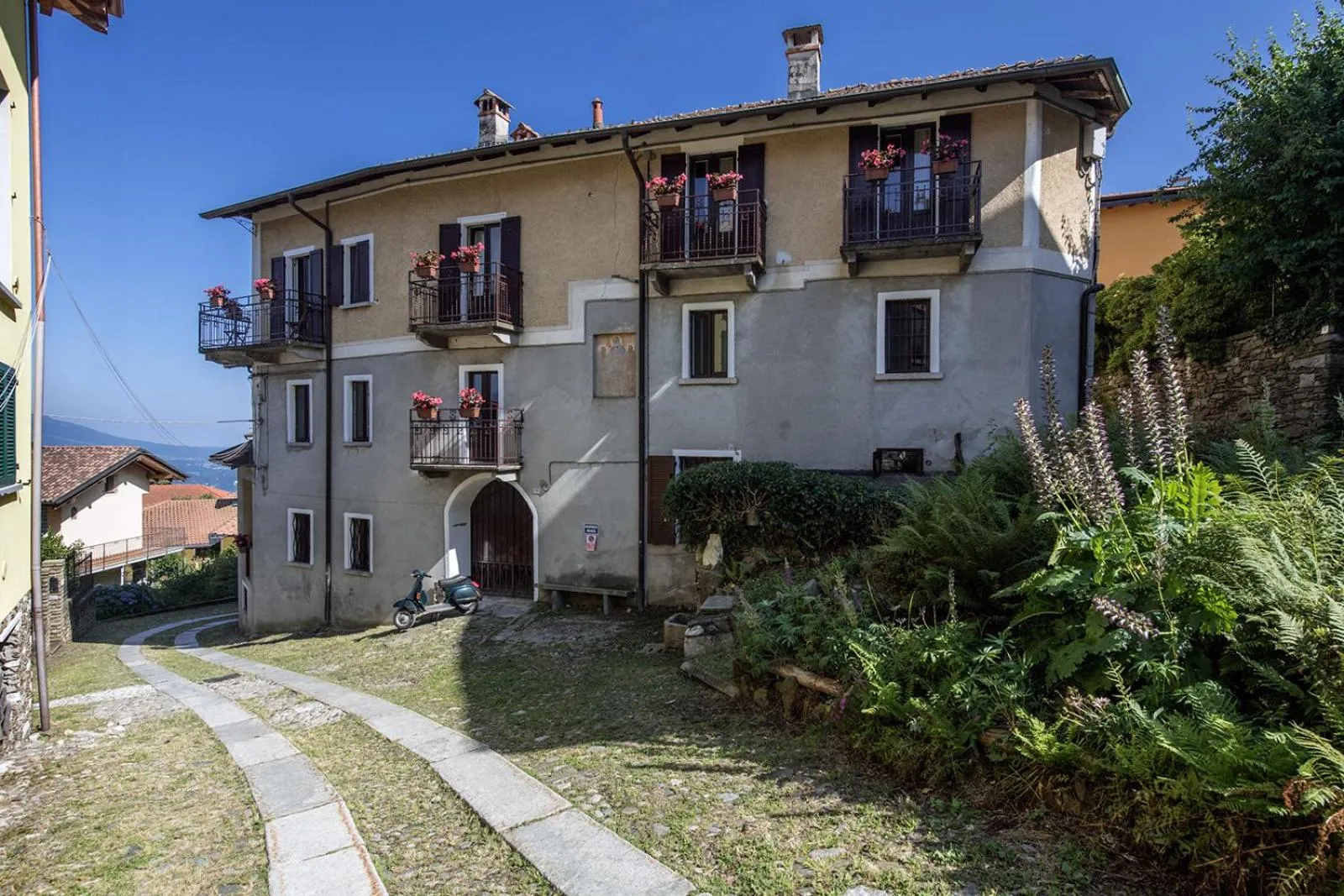 Stresa Complex LevOasi