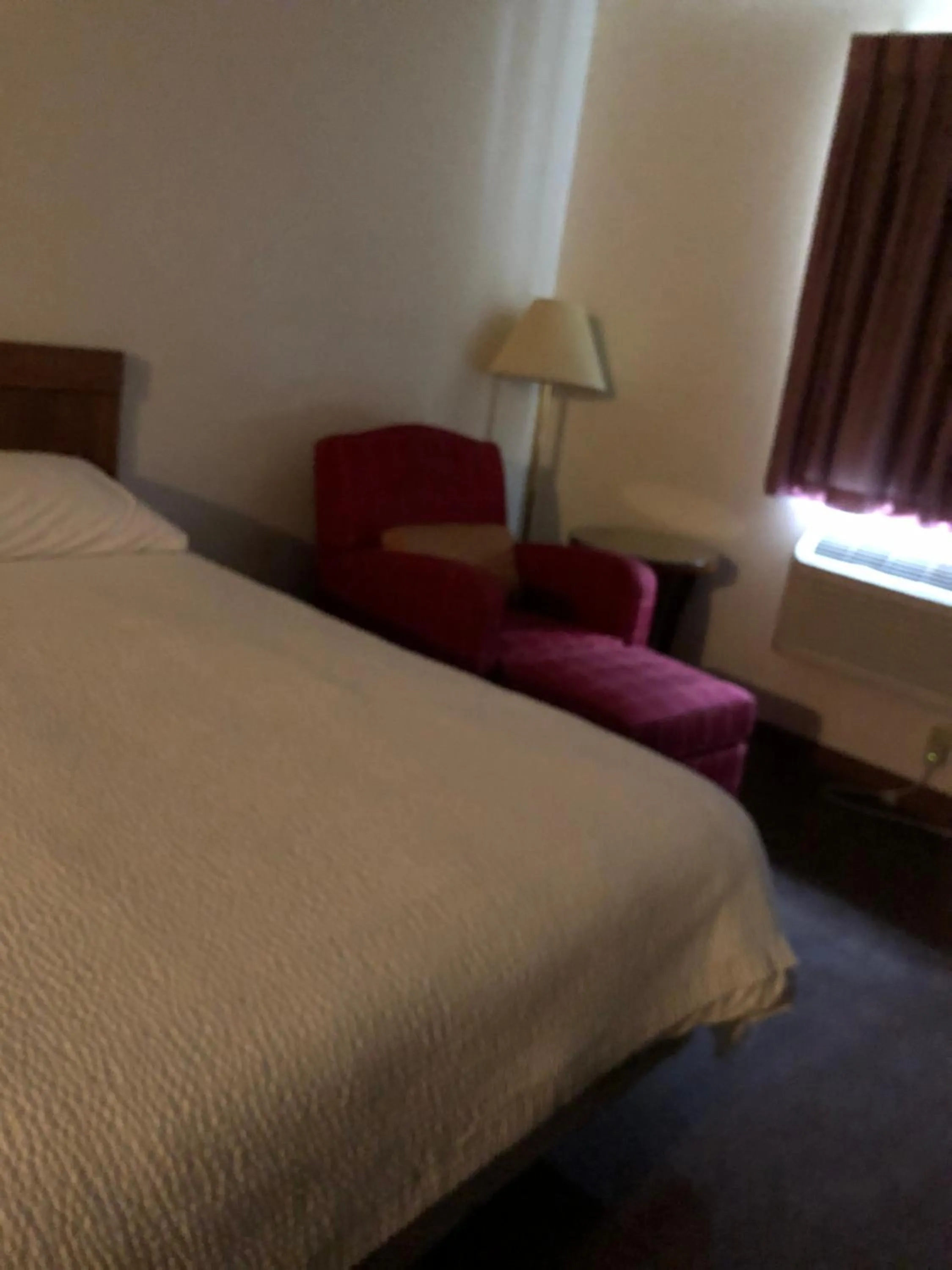 Bed in Coronado Motel & RV Park