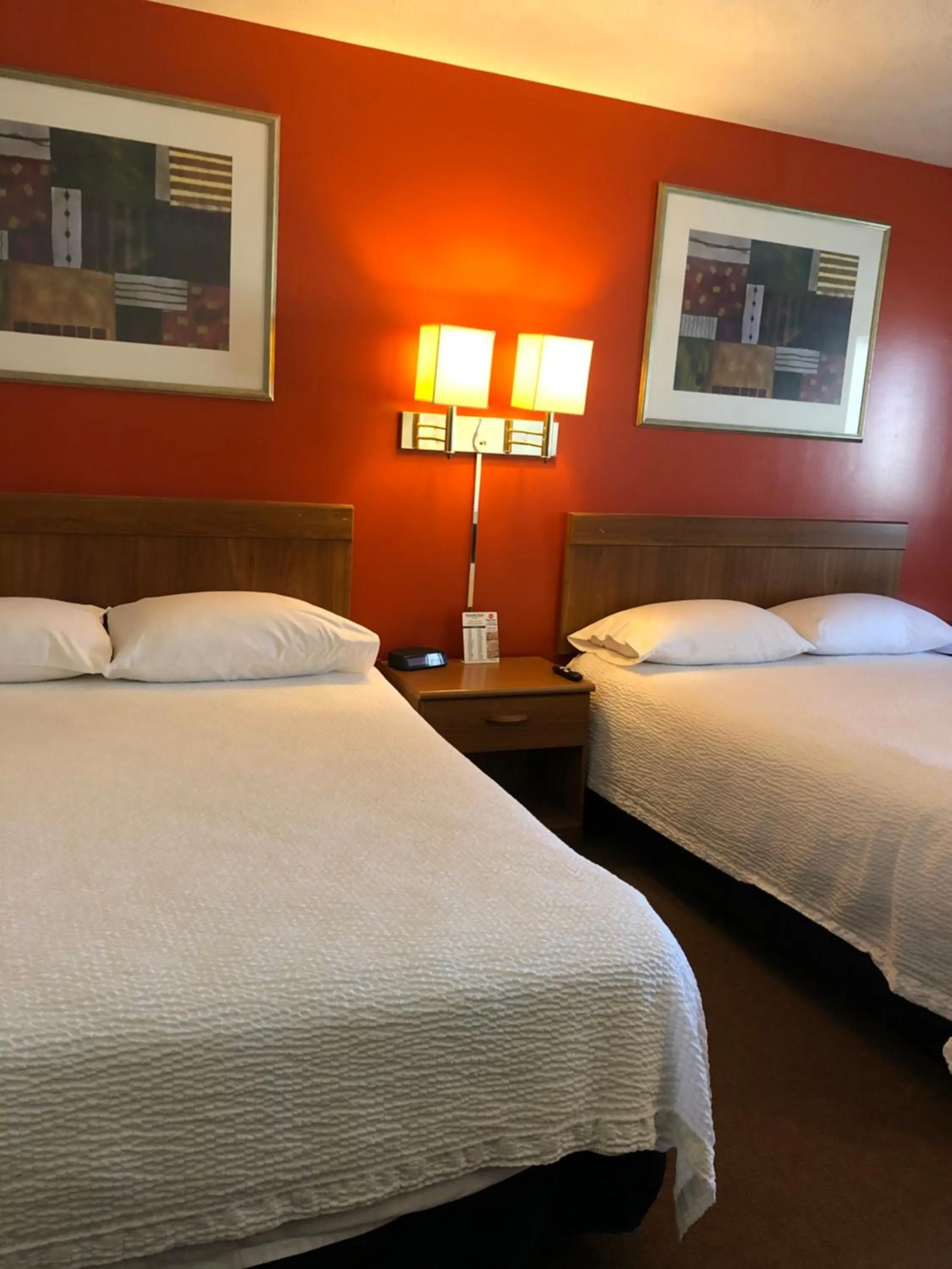 Bed in Coronado Motel & RV Park