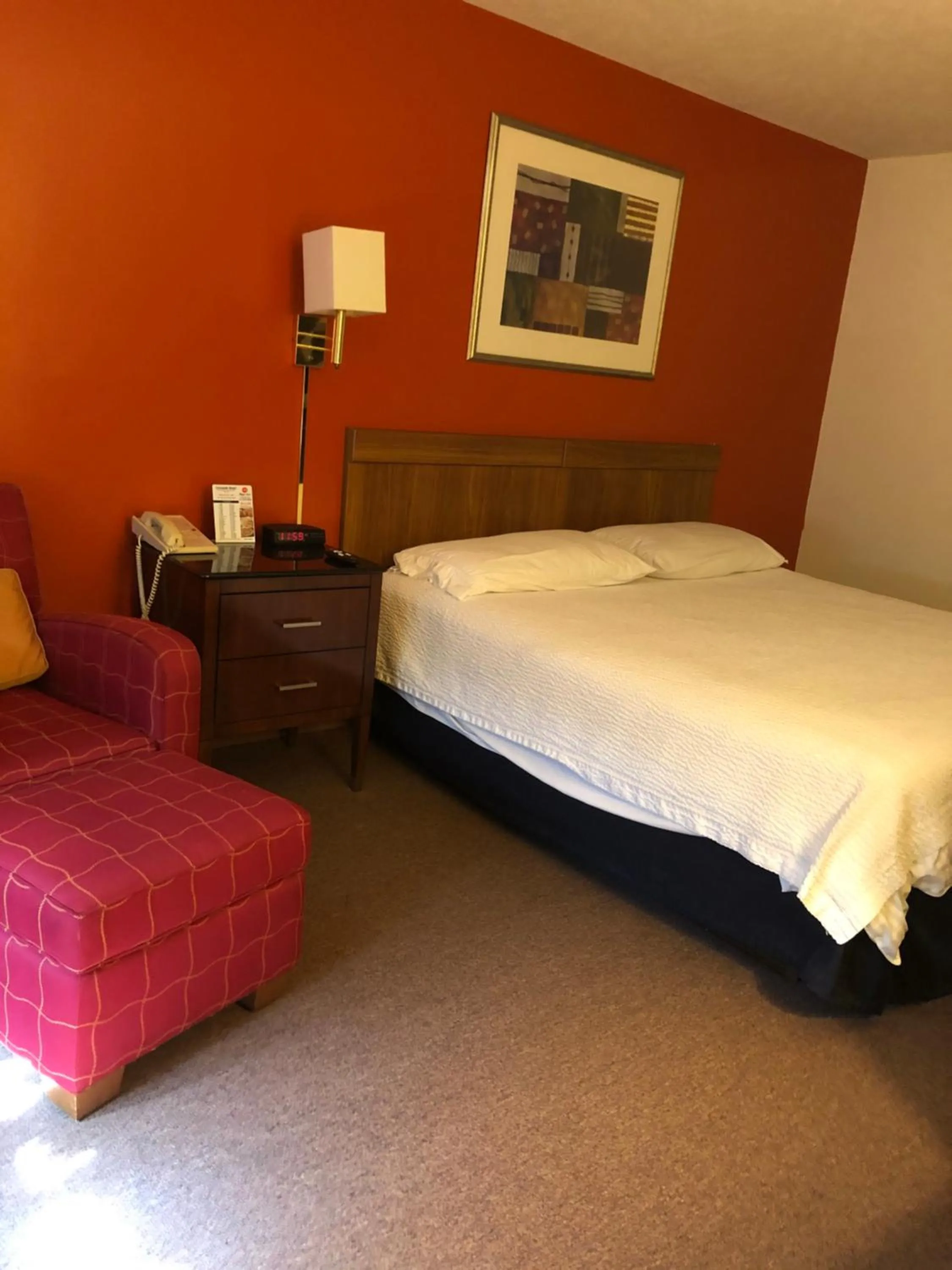 Bed in Coronado Motel & RV Park