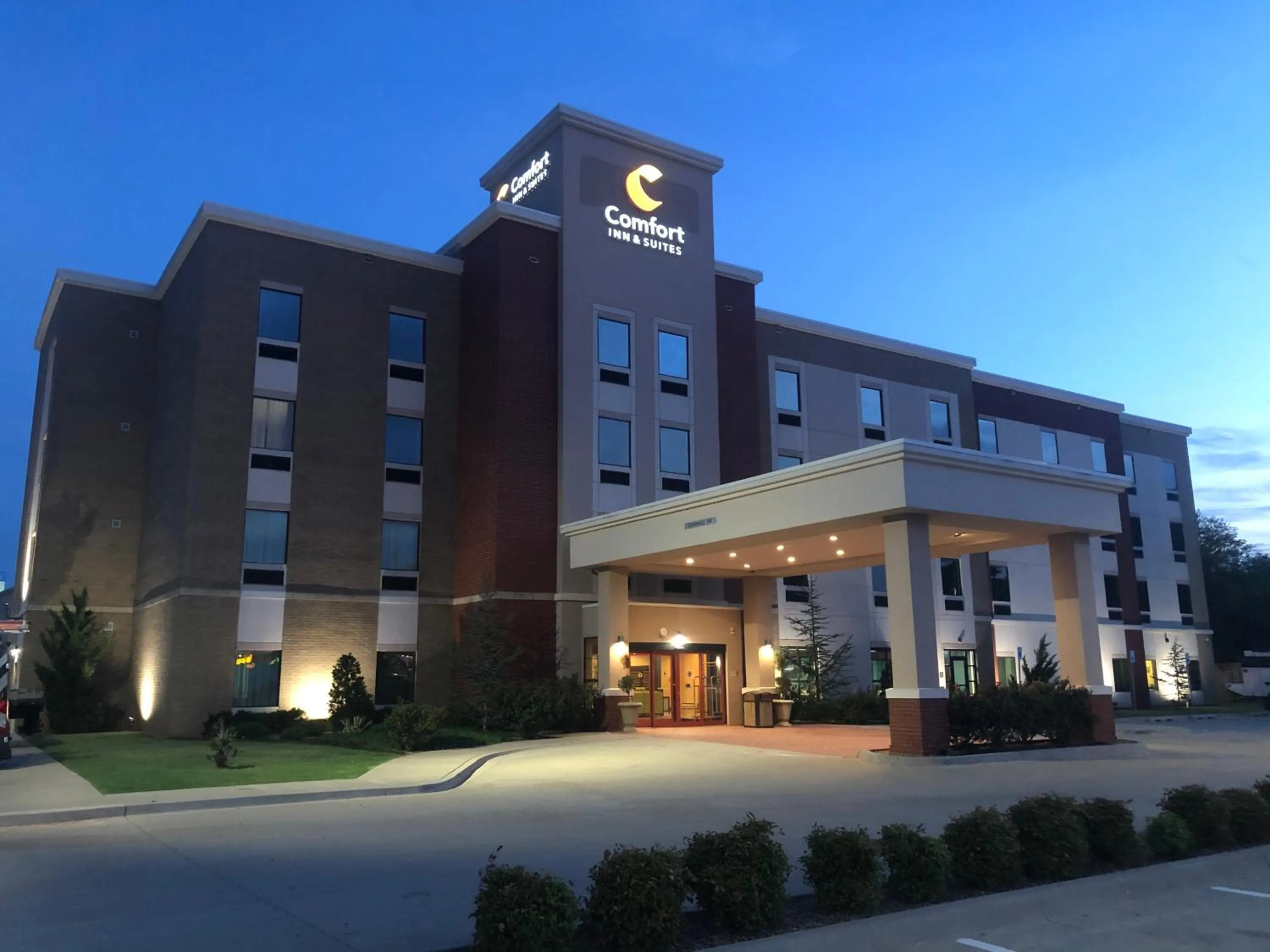 Property building in Comfort Inn & Suites Newcastle - Oklahoma City