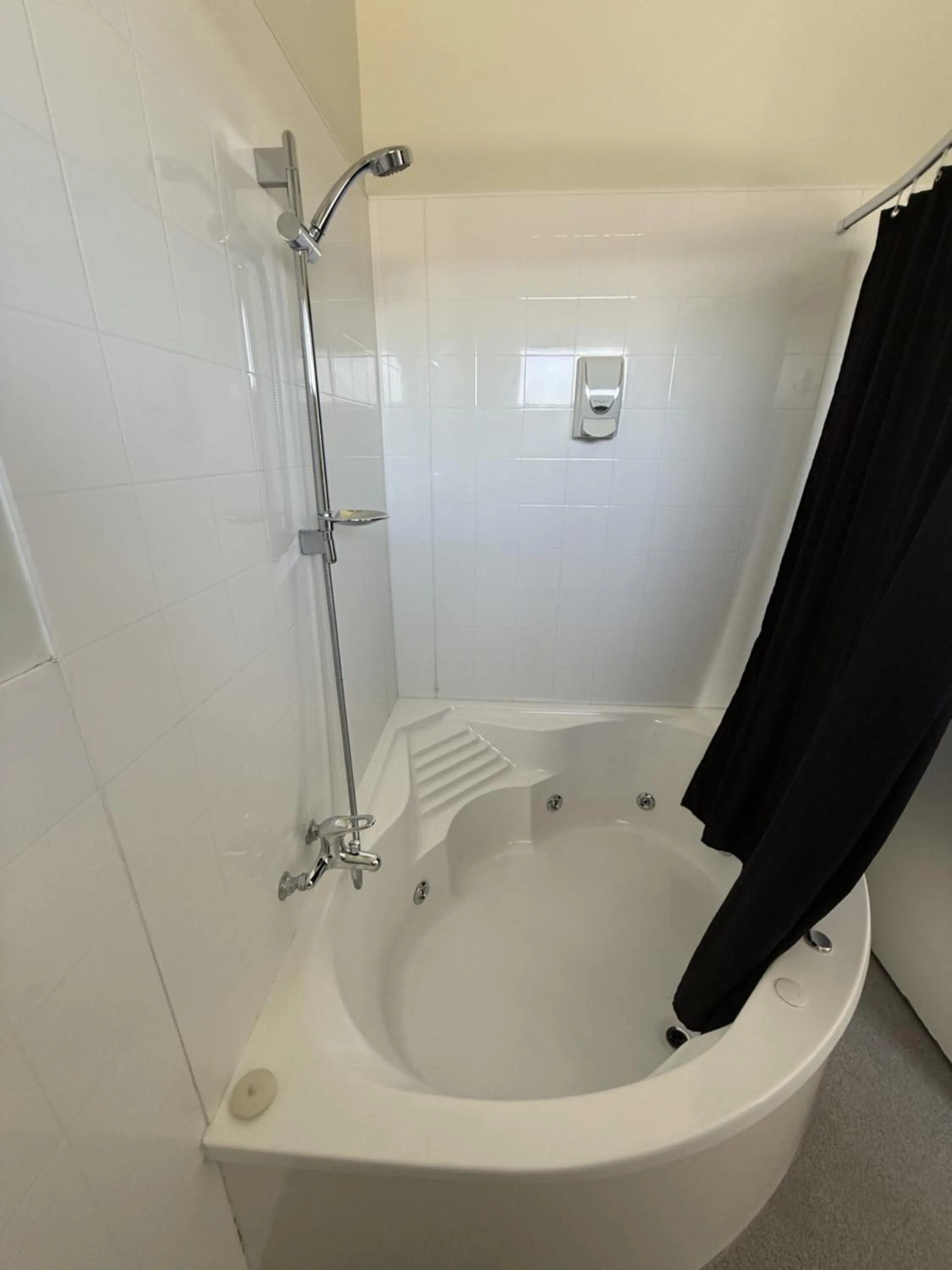 Bath in Cortez Motel