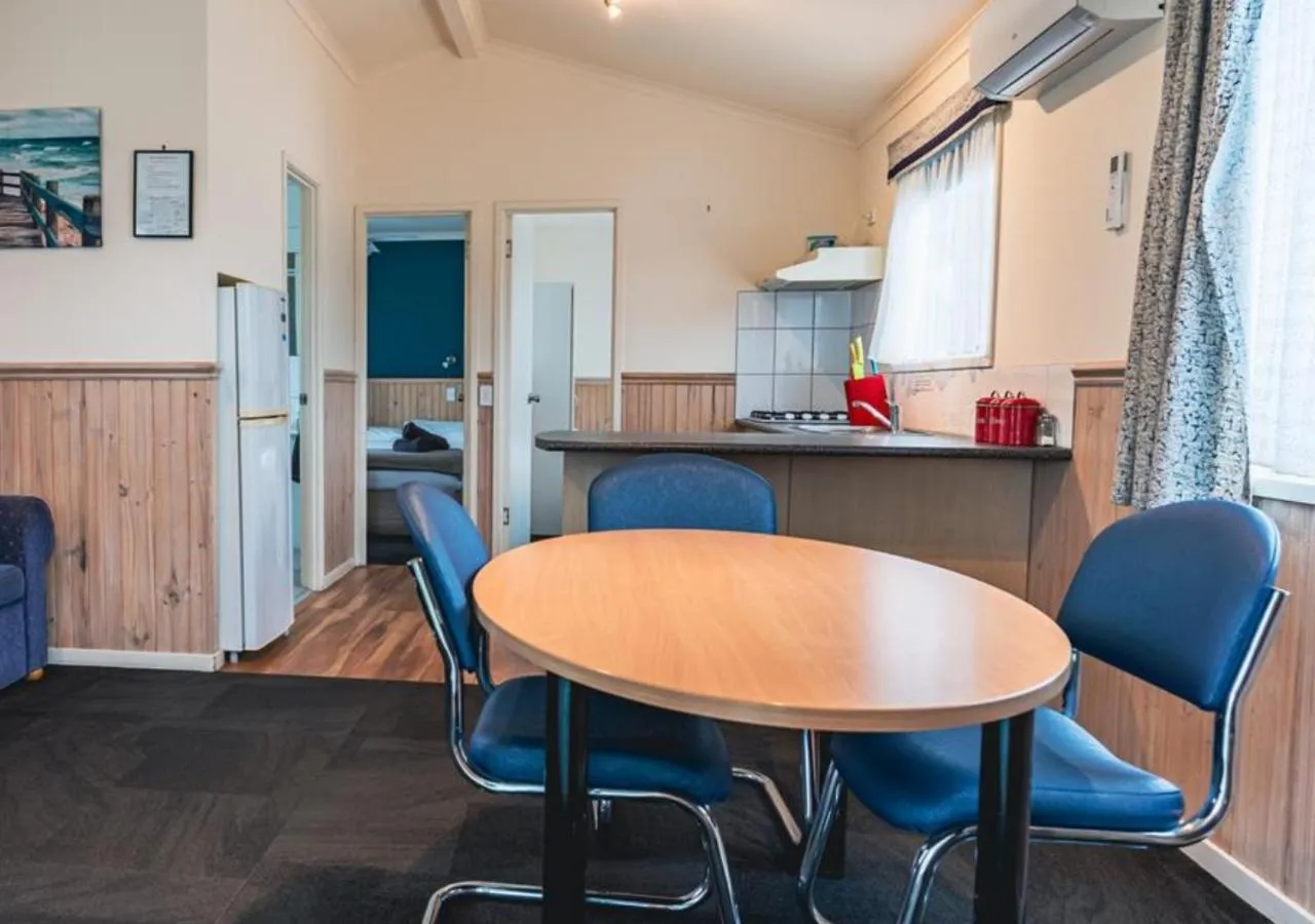 Dining area in BIG4 Tassie Getaway Park Ulverstone