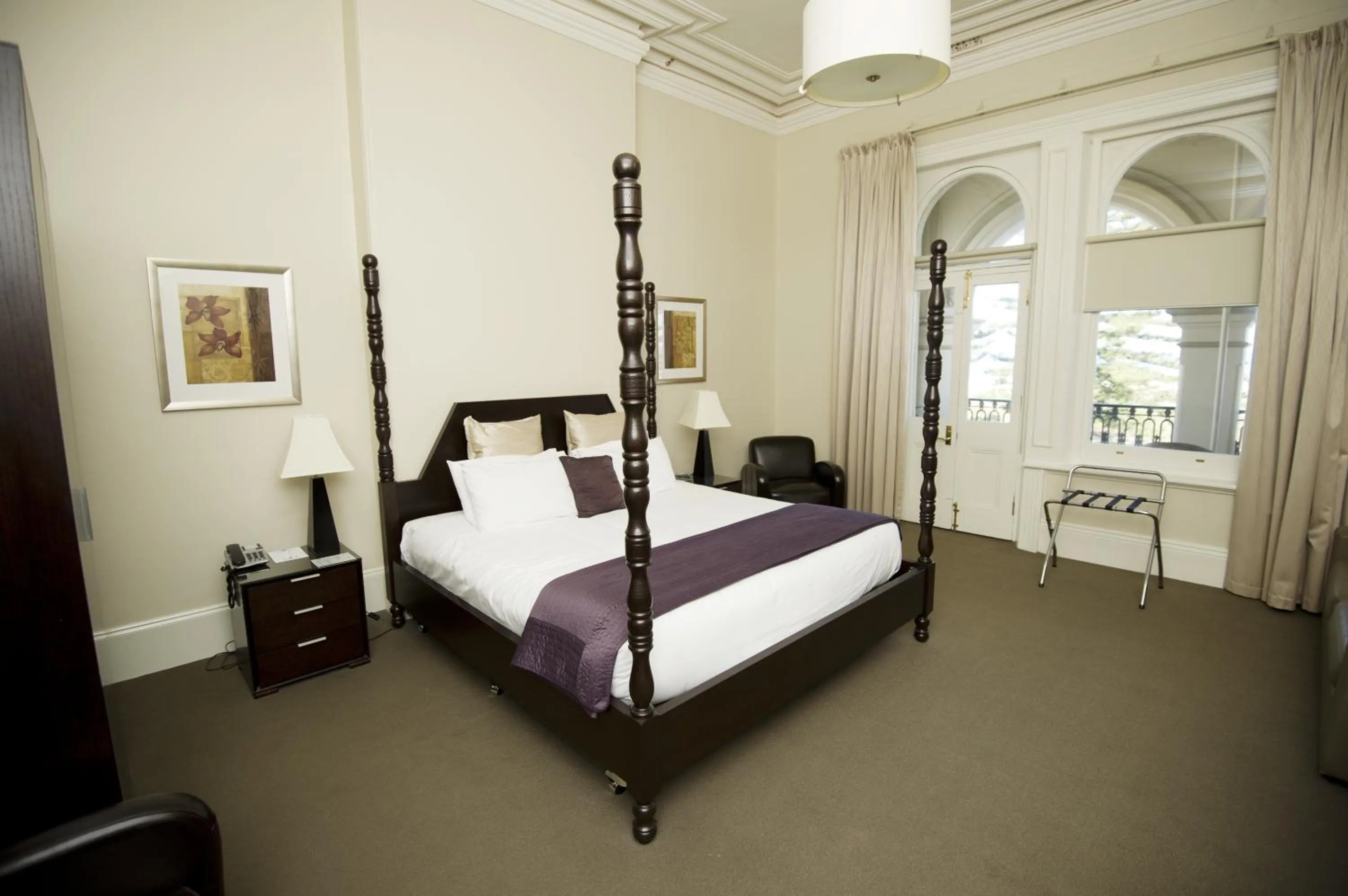 Bedroom, Bed in Largs Pier Hotel