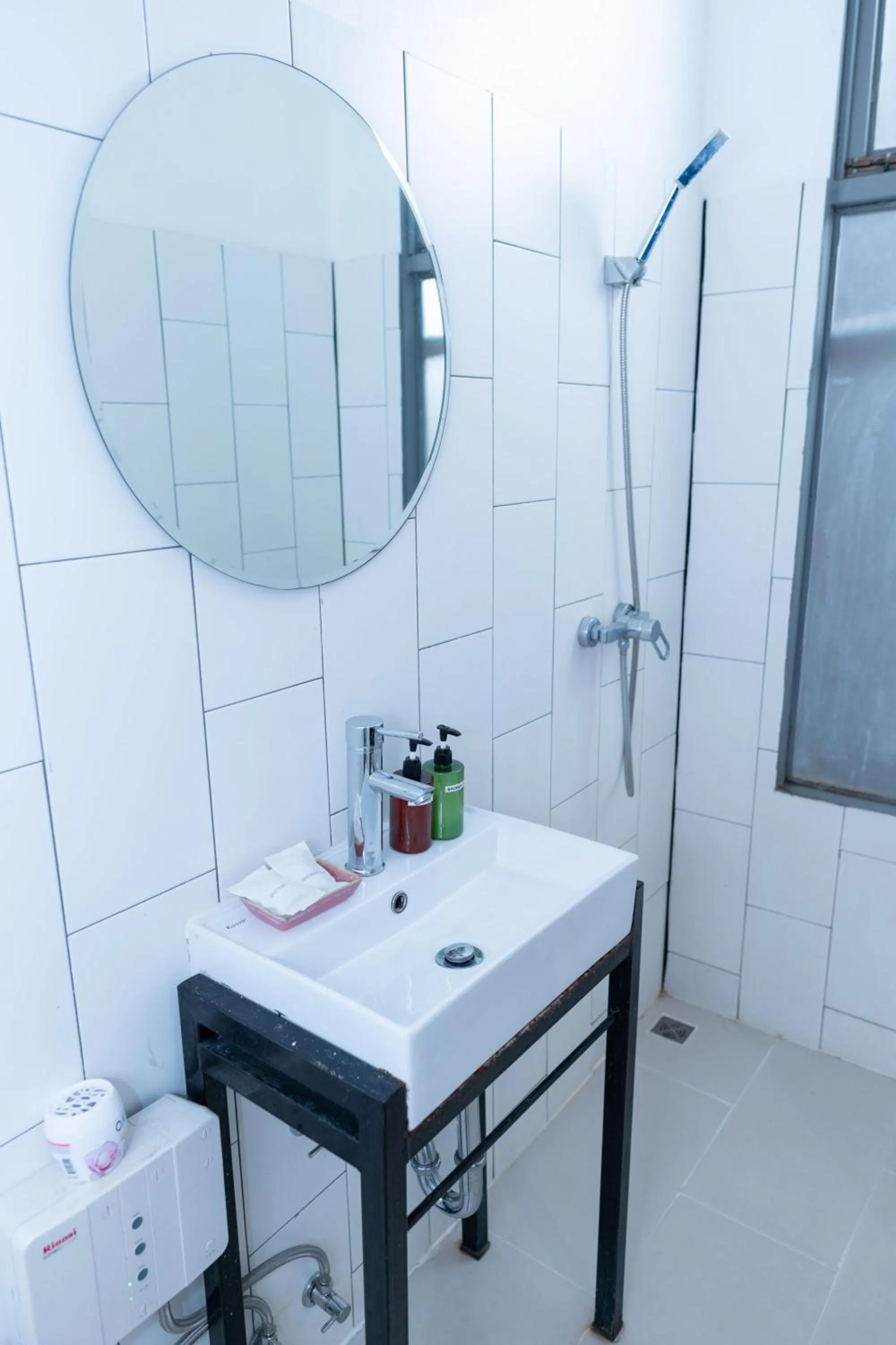 Bathroom in Oon Poshtel x Cafe