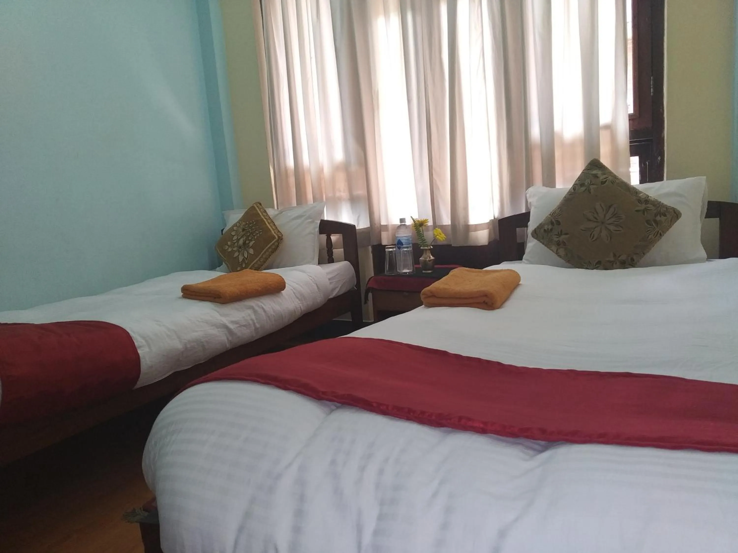Photo of the whole room, Bed in Golden Gate Guest House