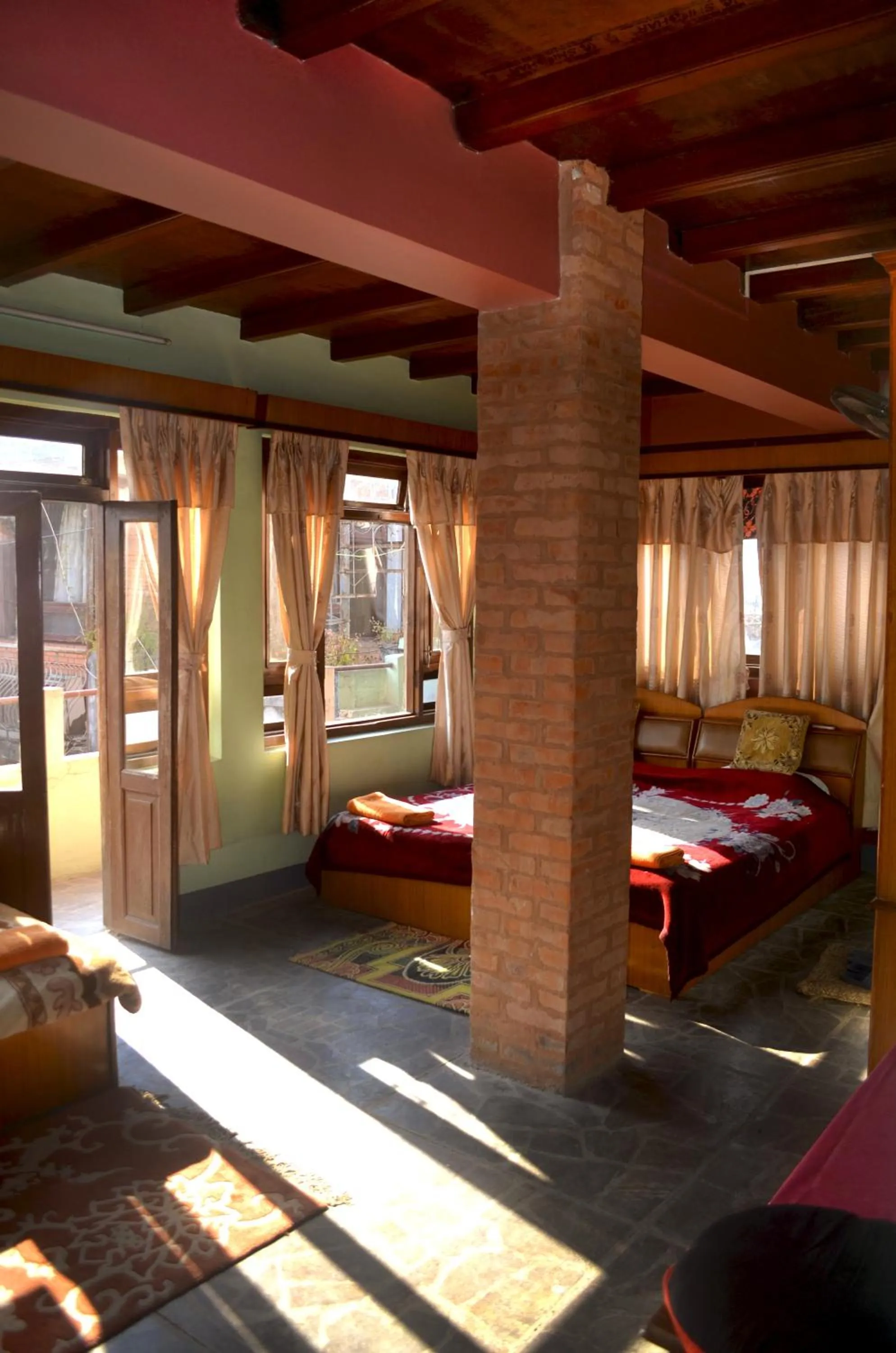 Bed in Golden Gate Guest House