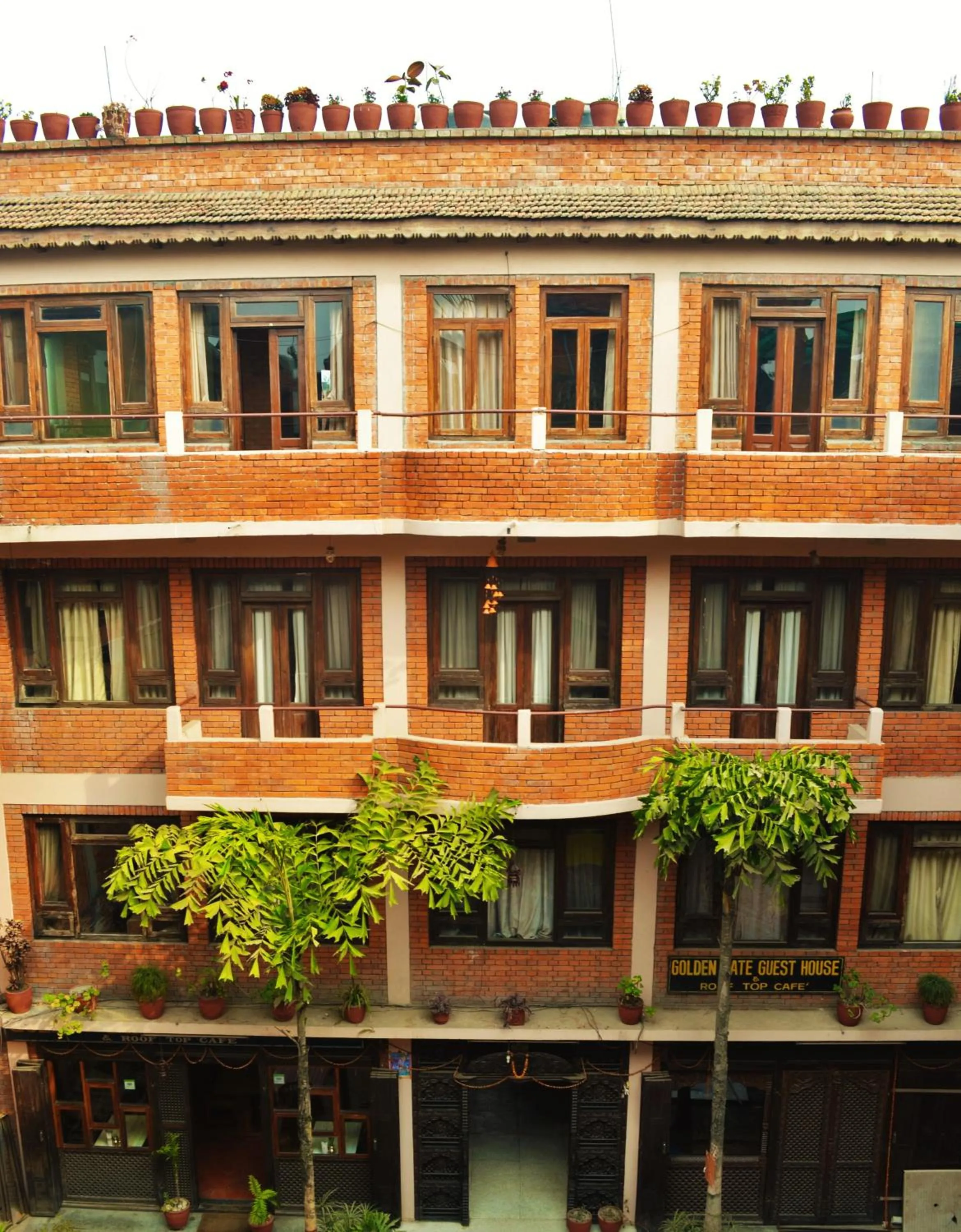 Facade/entrance in Golden Gate Guest House