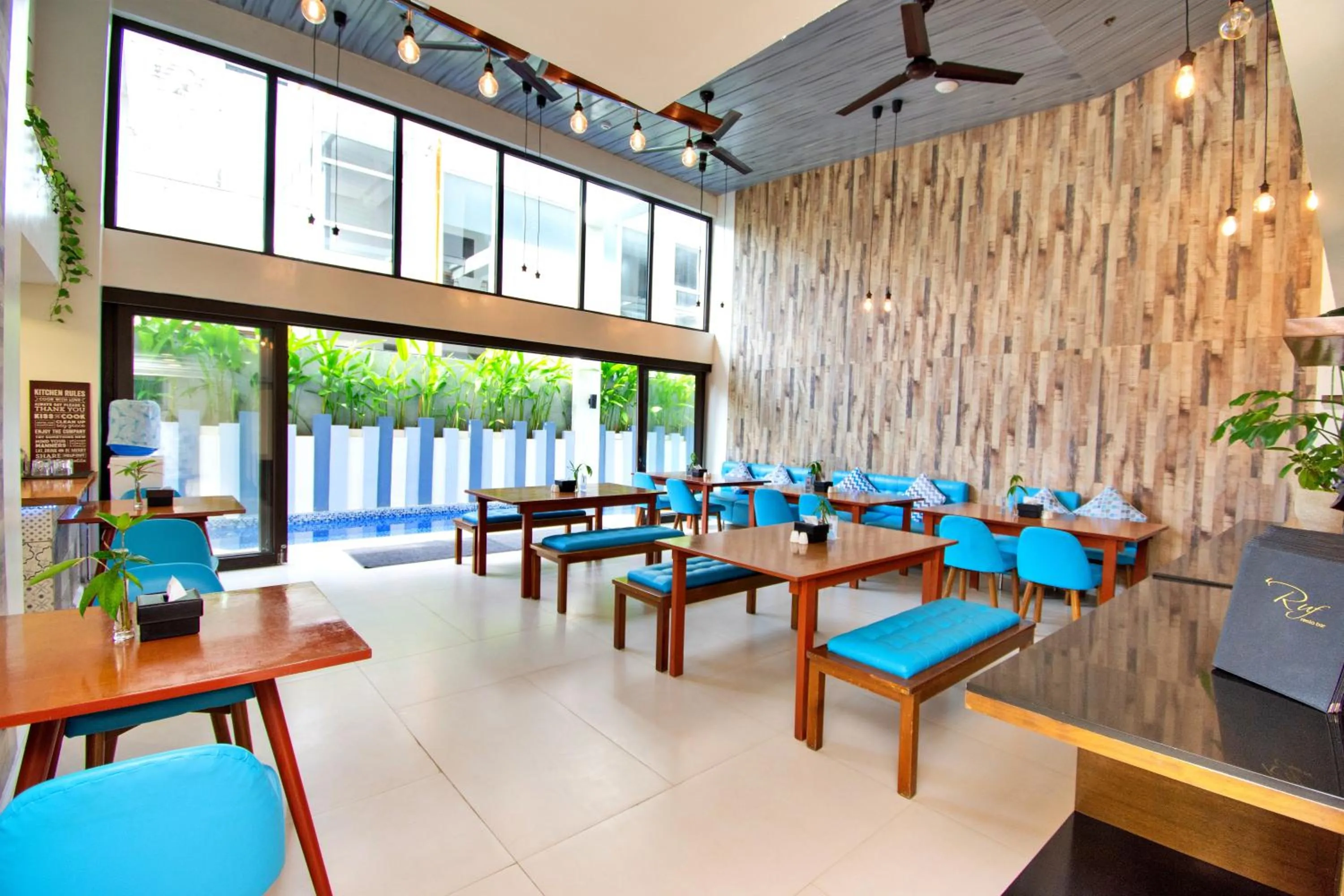 Restaurant/places to eat in Ferra Premier by JG