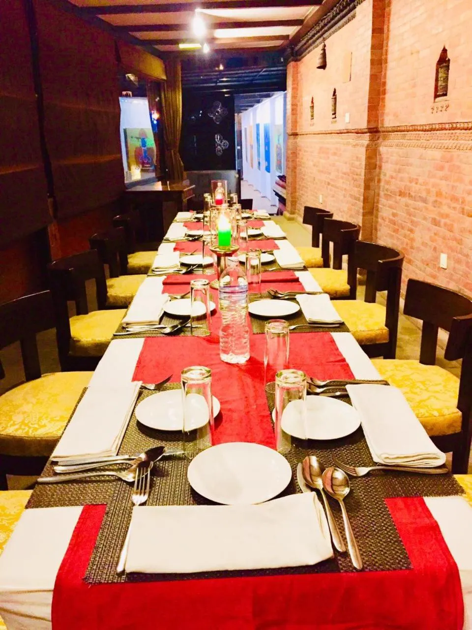 Restaurant/places to eat in Dalai-La Boutique Hotel
