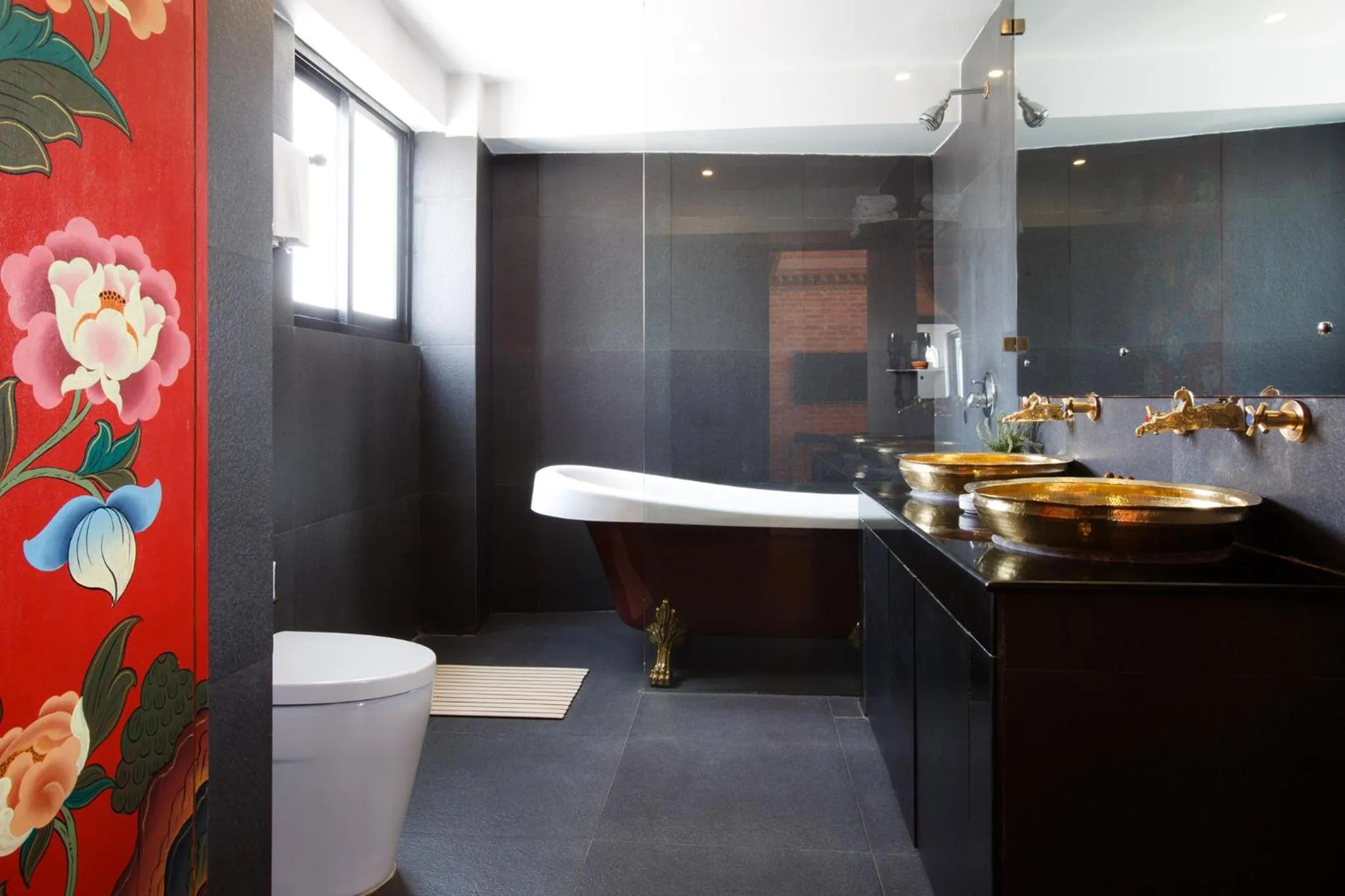 Toilet in Dalai-La Boutique Hotel