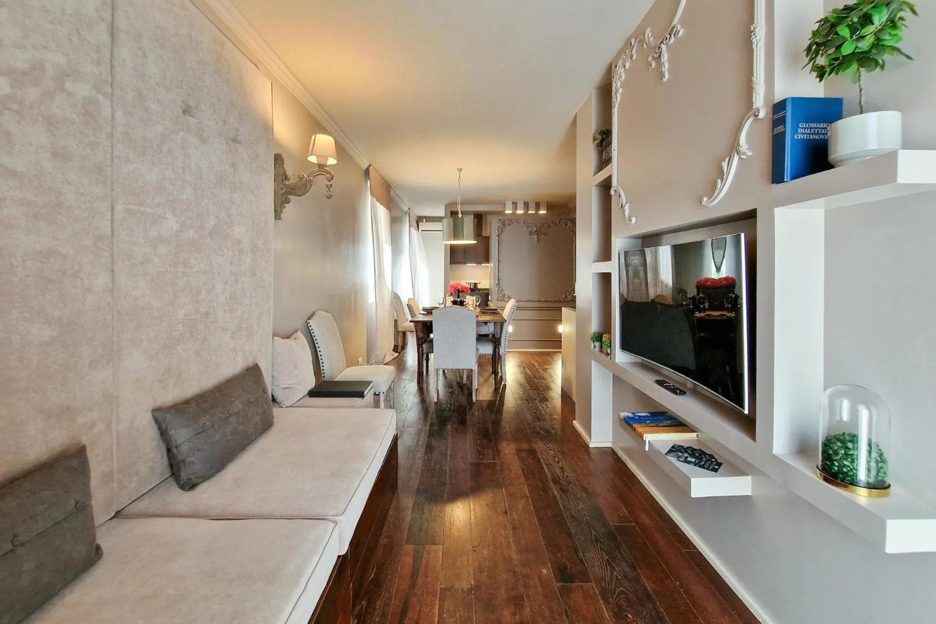Luxury in the Center by Host Hero