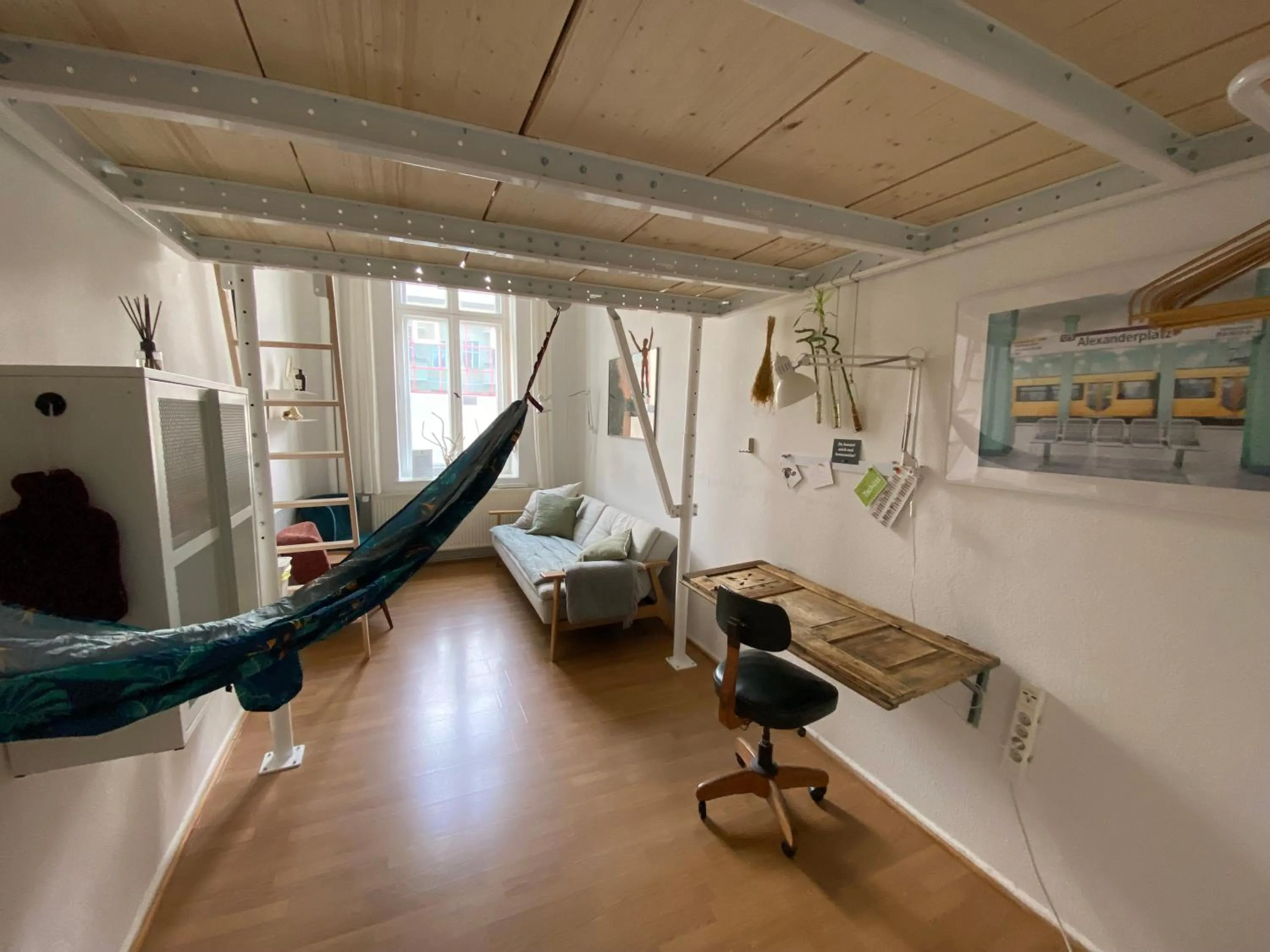 Seating area in Kiez Hostel Berlin