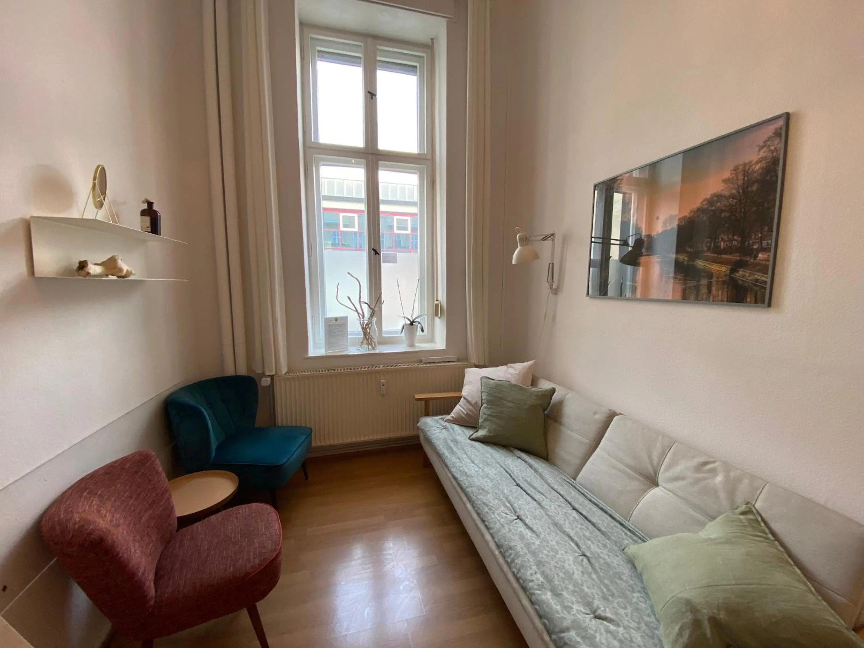 Seating area in Kiez Hostel Berlin