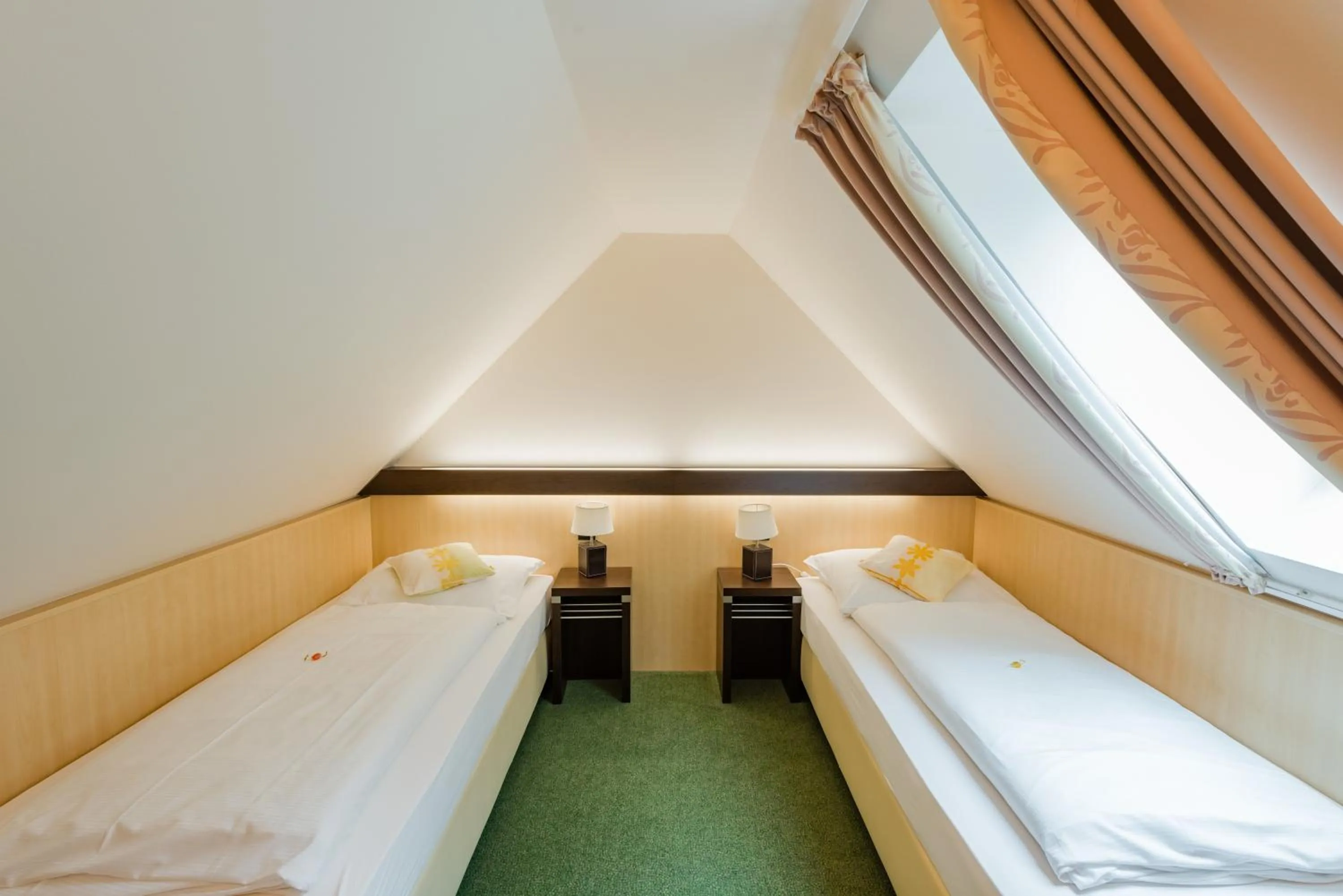 Bedroom, Bed in Hotel am Fischerhafen