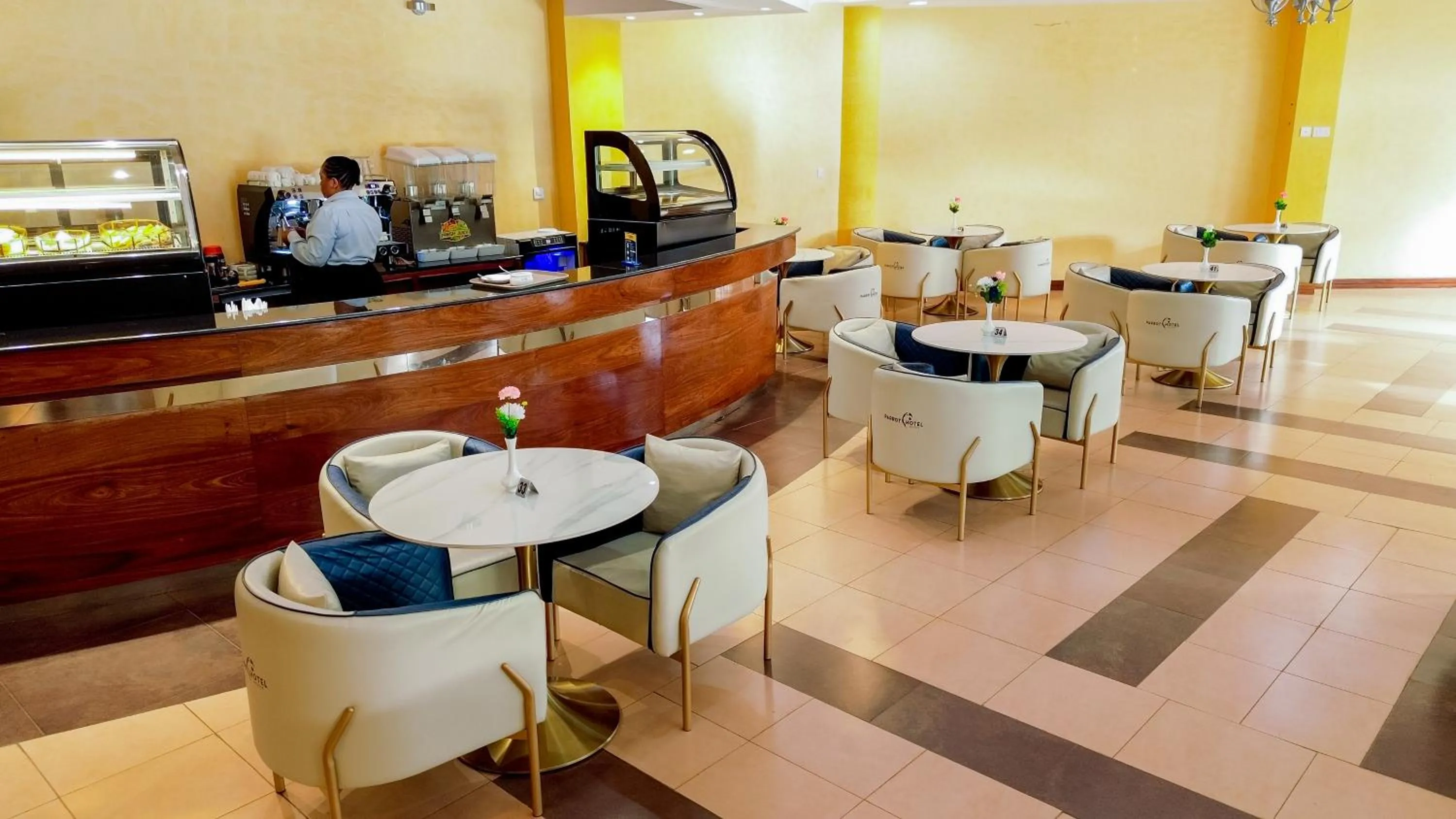 Restaurant/places to eat in Parrot Hotel Arusha